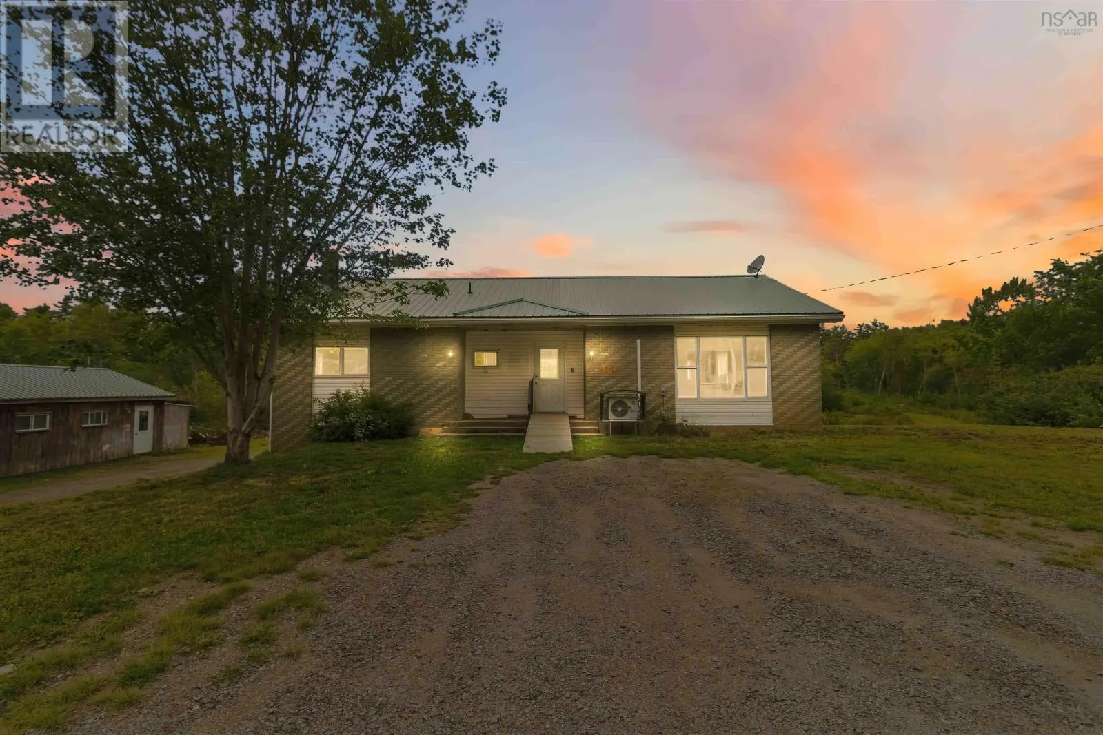 9490 Highway 8