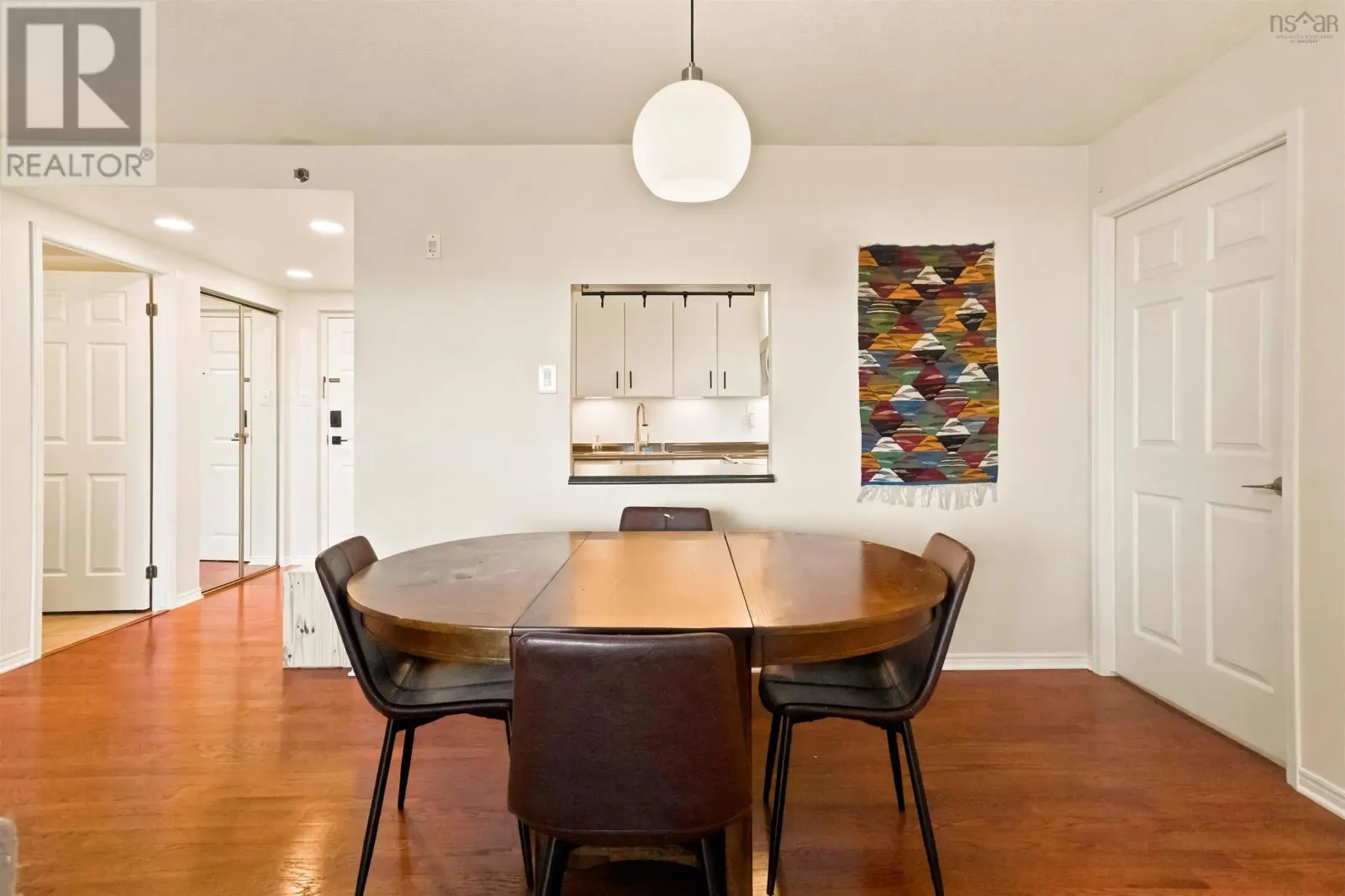 810 30 Brookdale Crescent