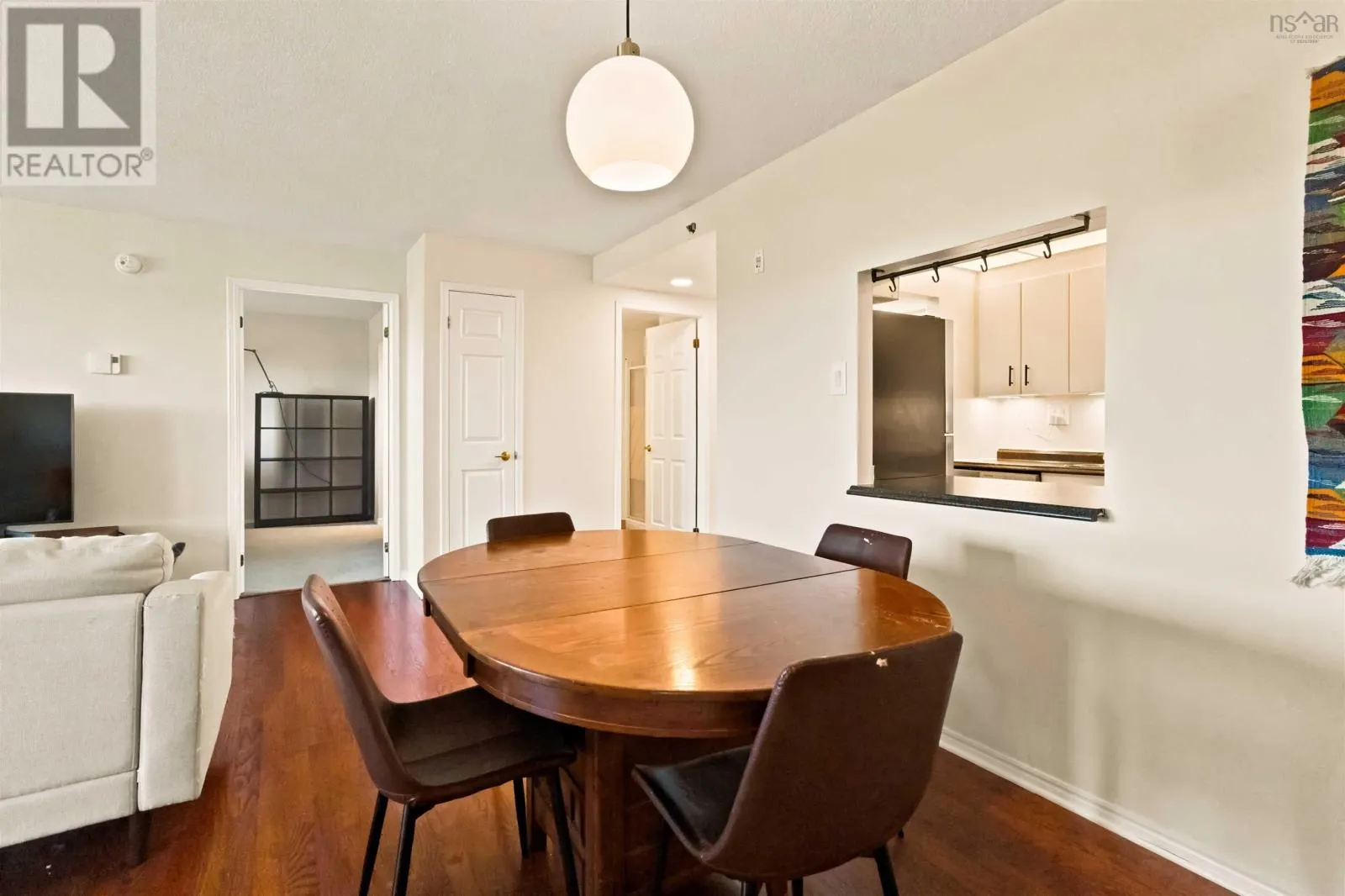 810 30 Brookdale Crescent