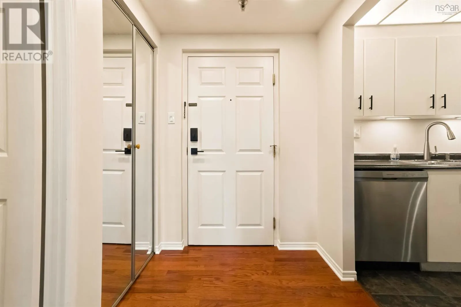 810 30 Brookdale Crescent
