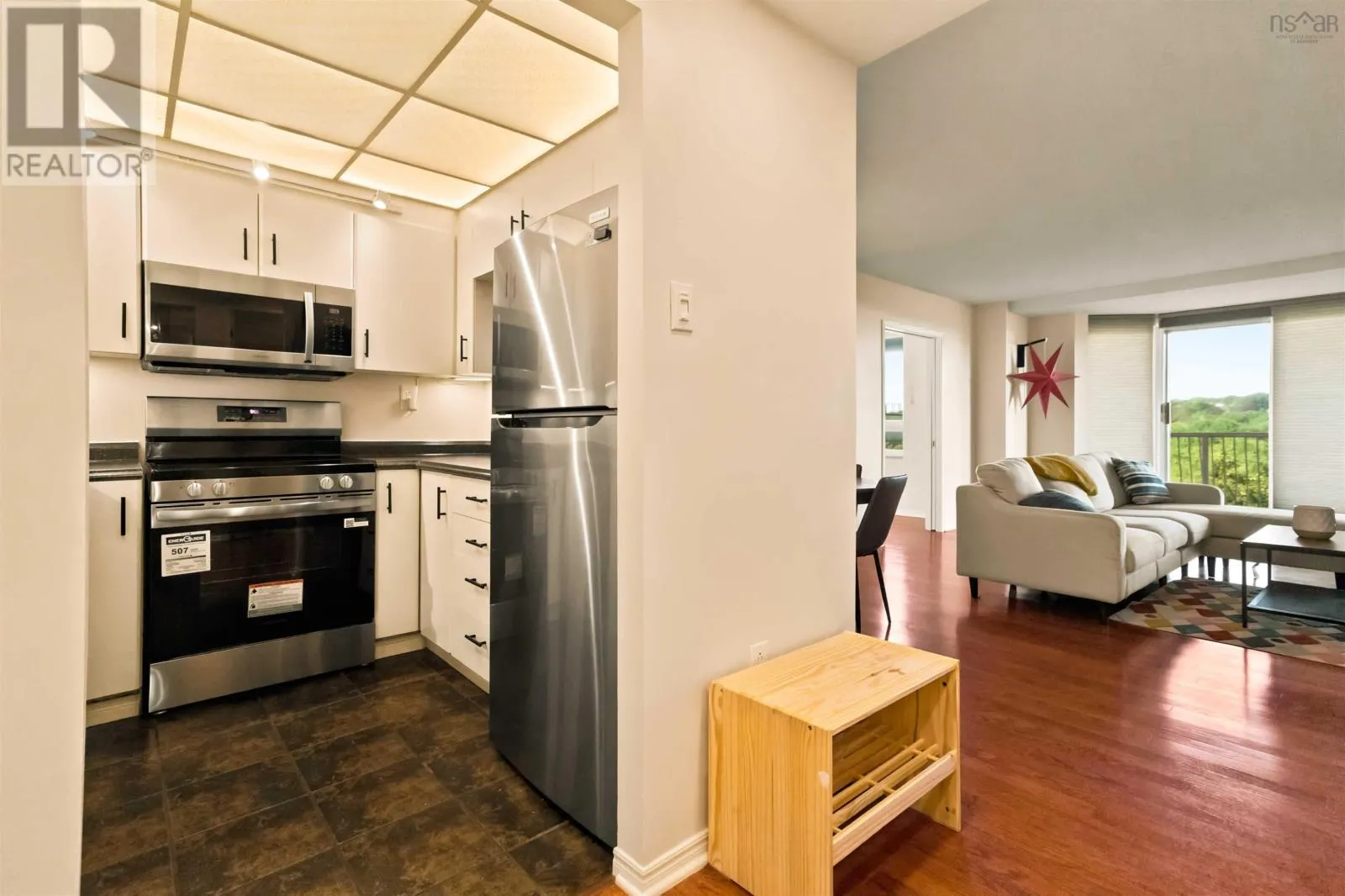 810 30 Brookdale Crescent