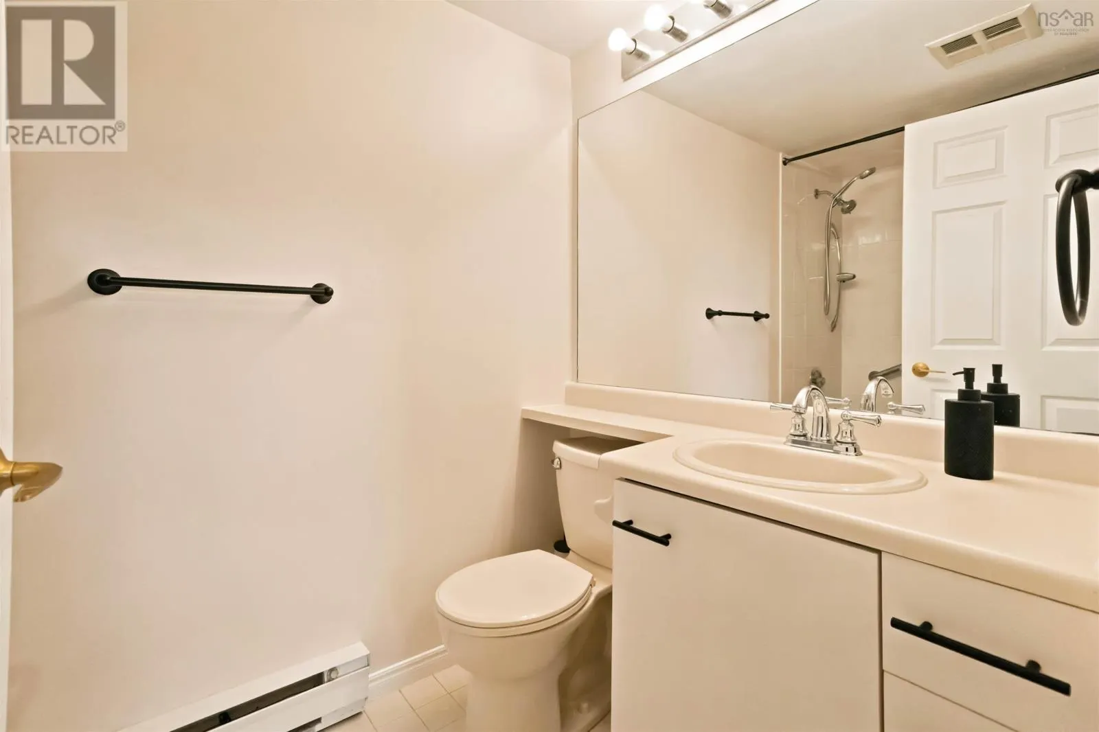 810 30 Brookdale Crescent