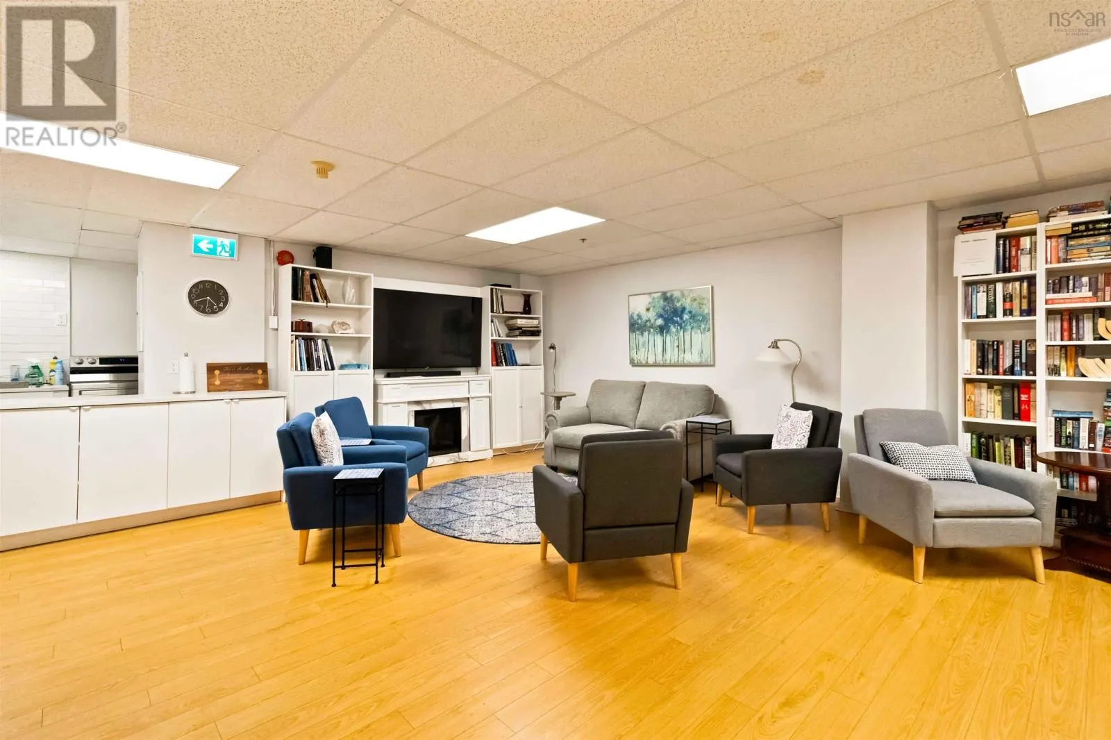 810 30 Brookdale Crescent