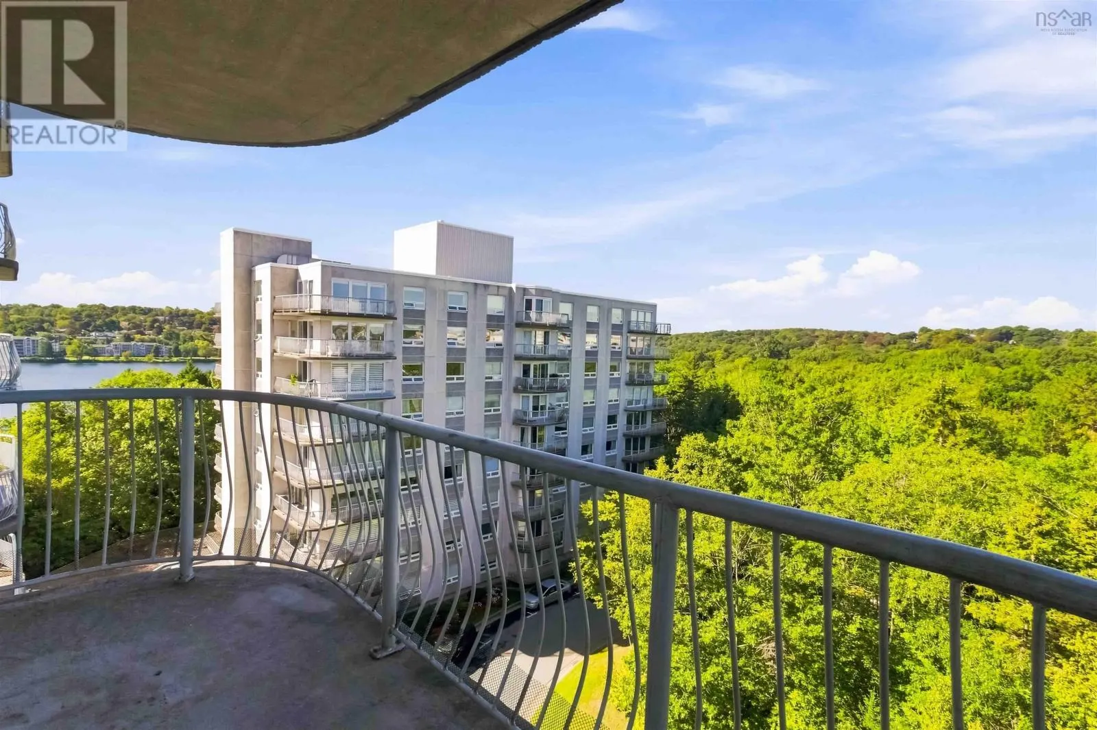 810 30 Brookdale Crescent