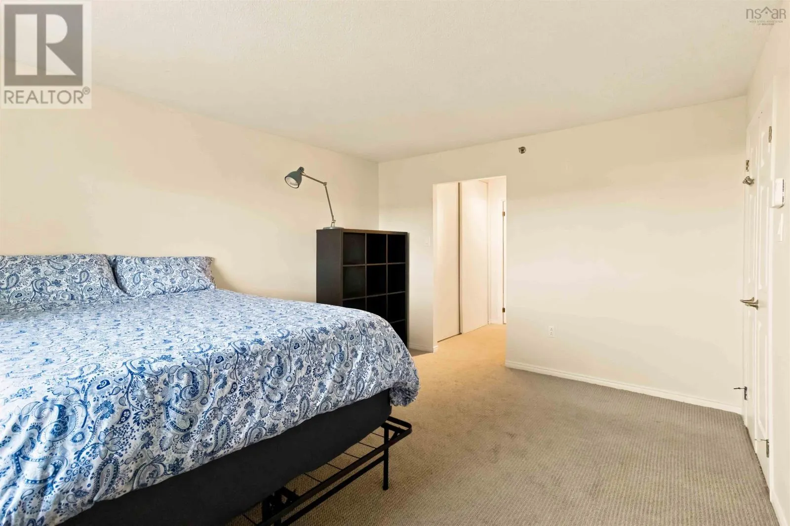 810 30 Brookdale Crescent