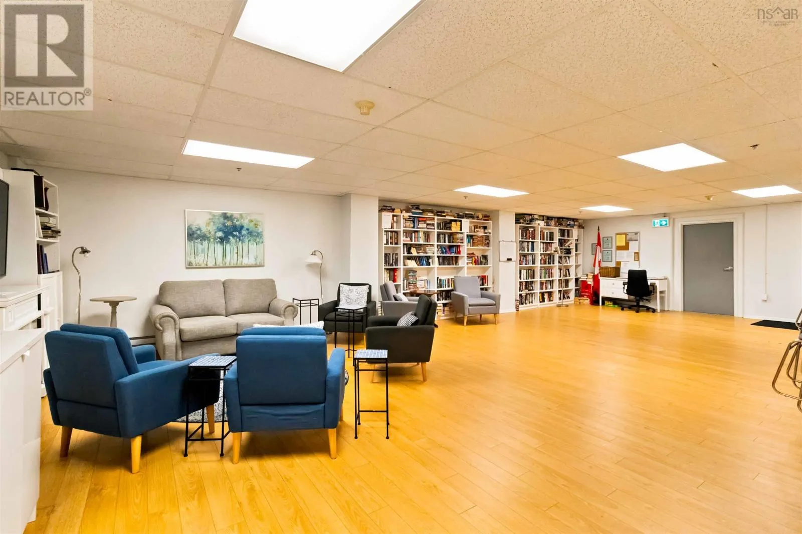 810 30 Brookdale Crescent