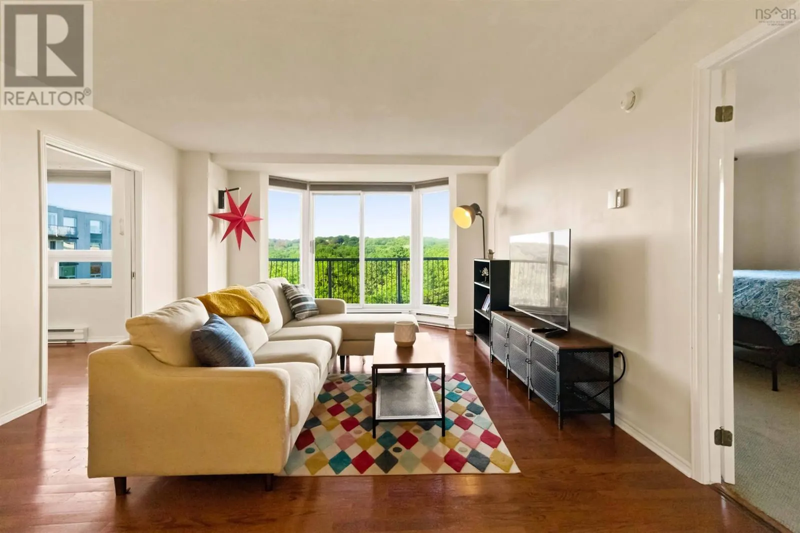 810 30 Brookdale Crescent