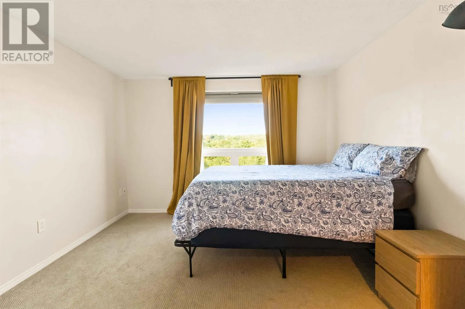 810 30 Brookdale Crescent