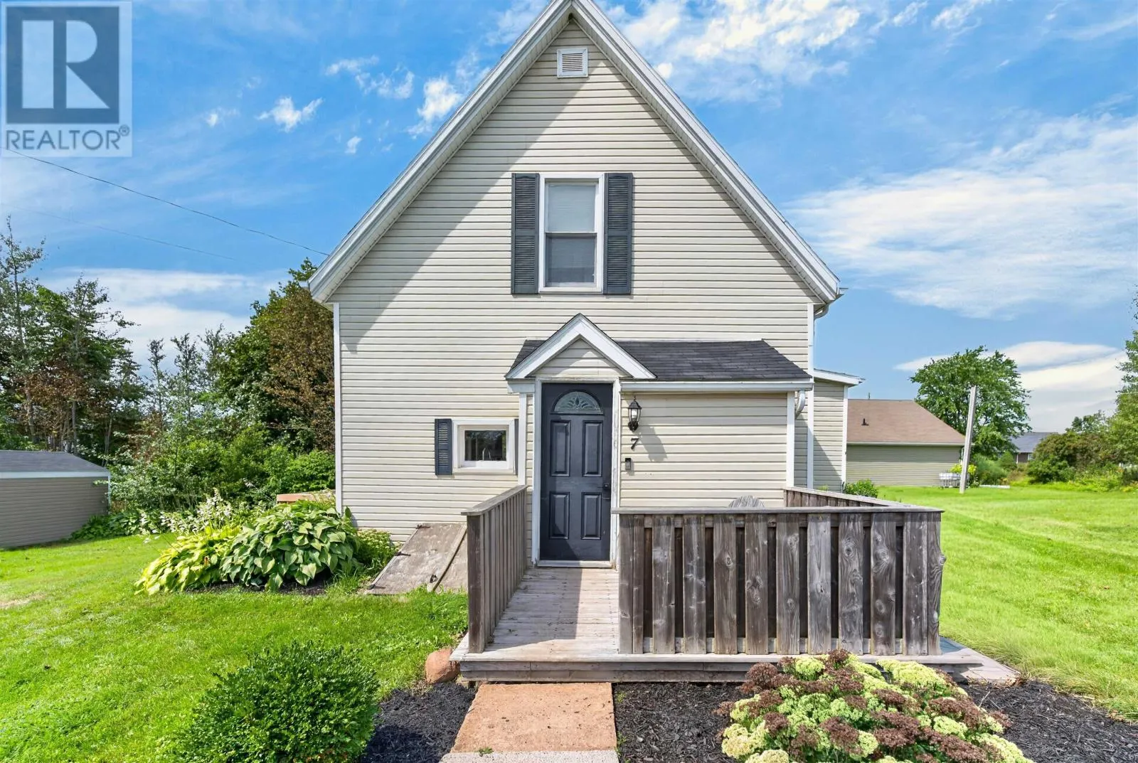 7 MacArthur Drive