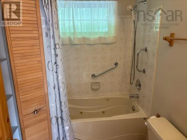 Unit 5 19 Hirtle Drive