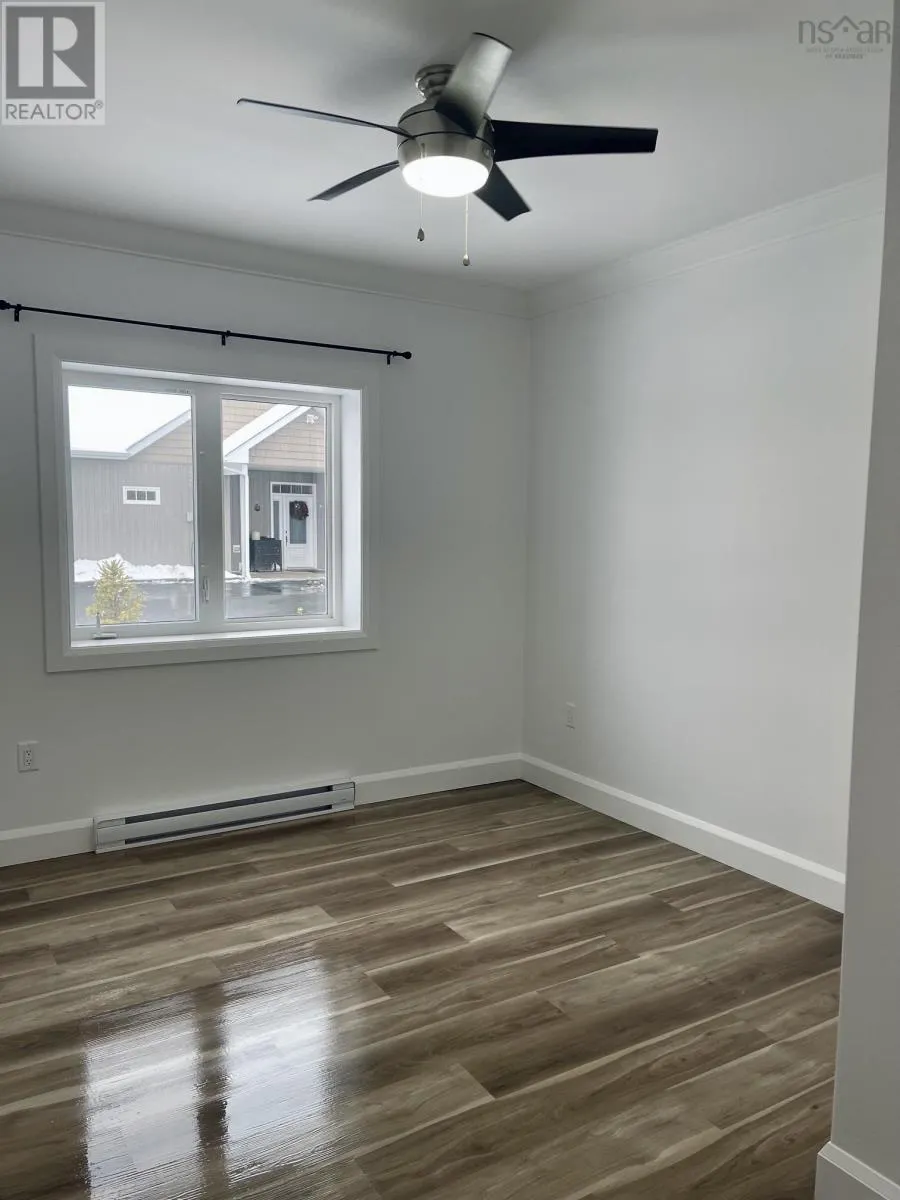 144-146 VILLAGE LINE Avenue