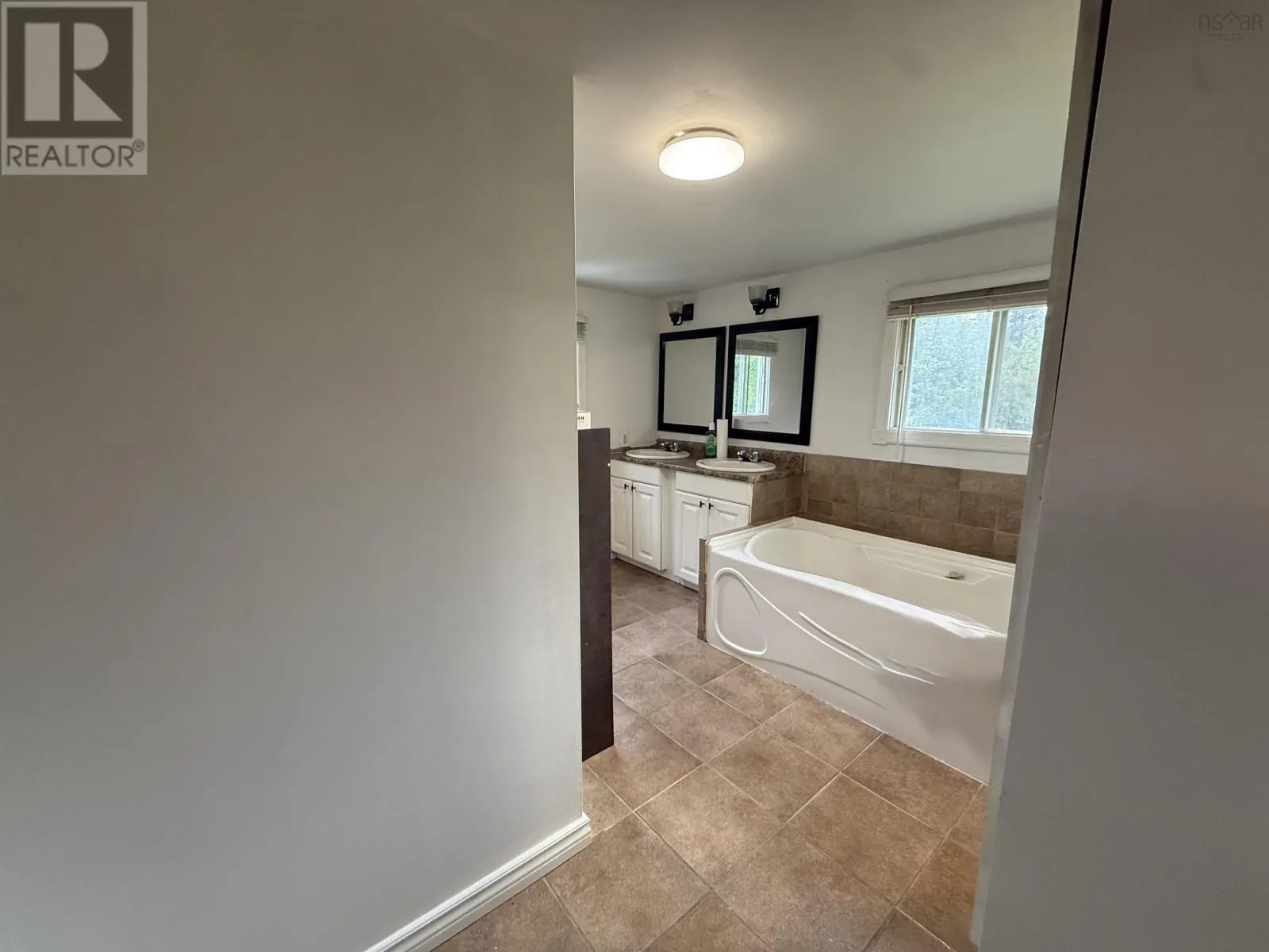4865 Highway 2