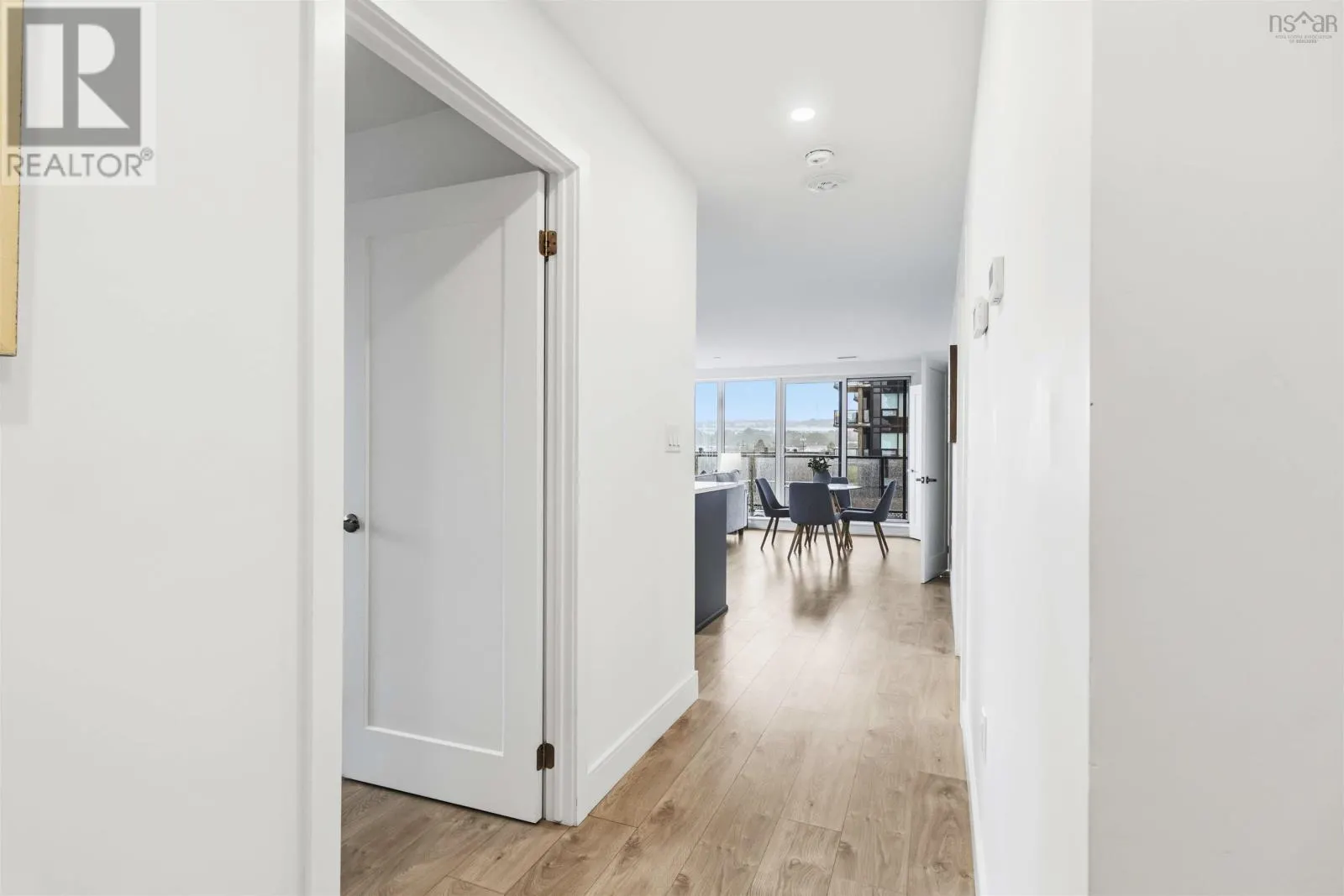304 72 Seapoint Road