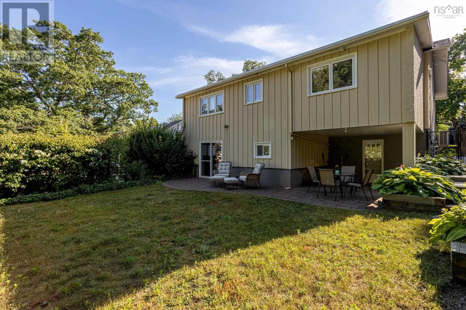 1079 Bellevue Avenue