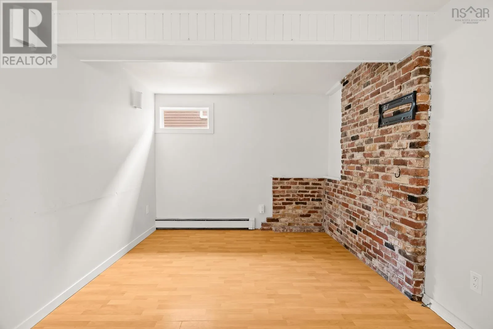 12 Frederick Avenue