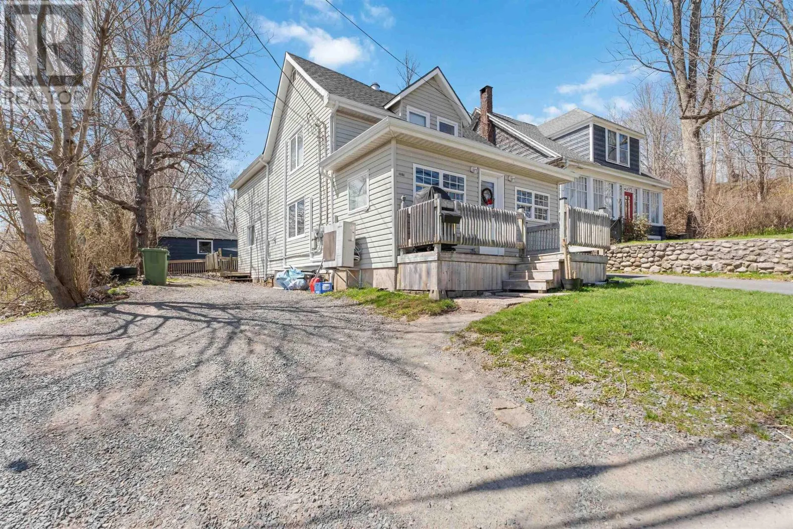 886 King Street