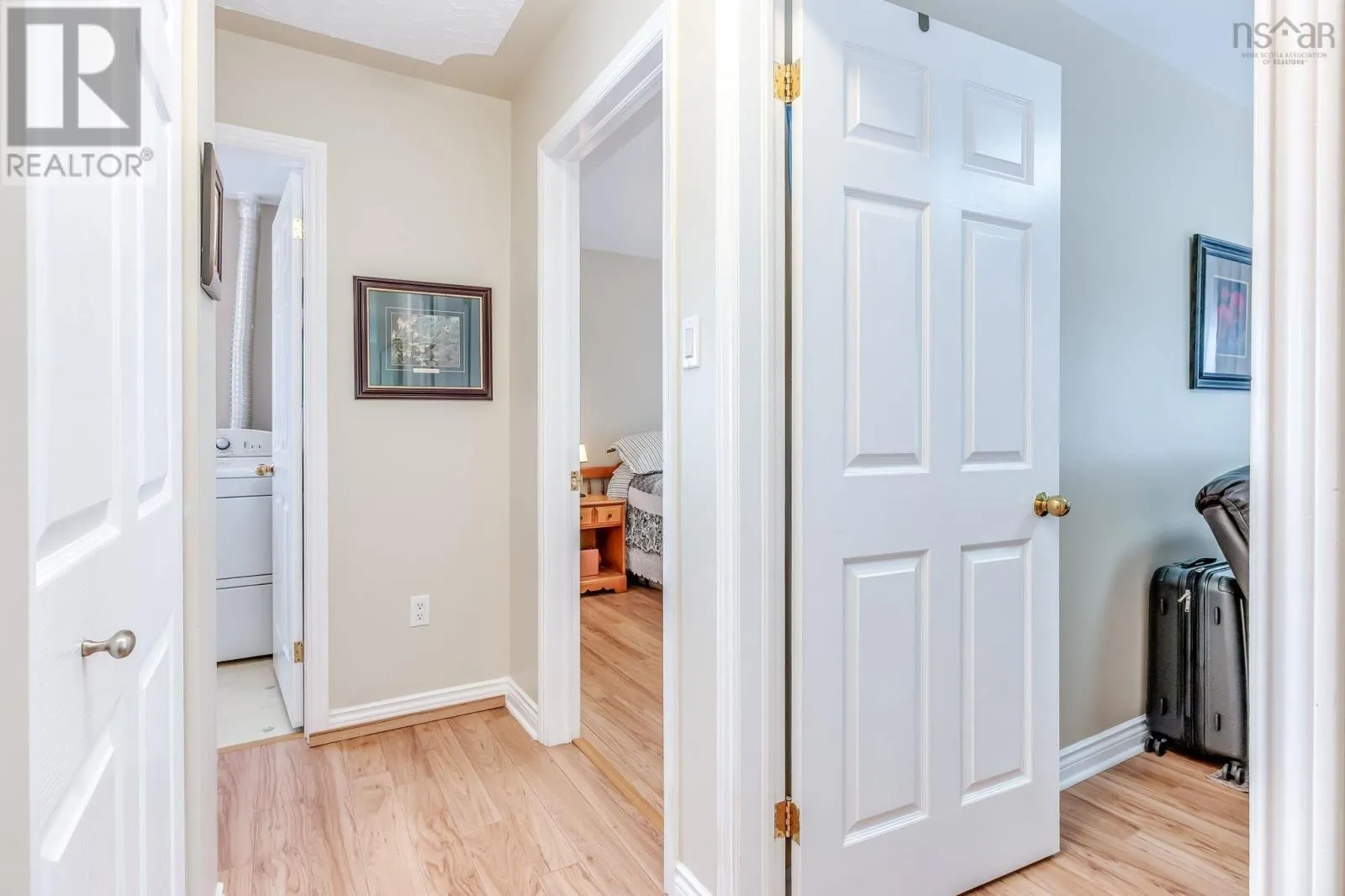 15 70 Collins Grove