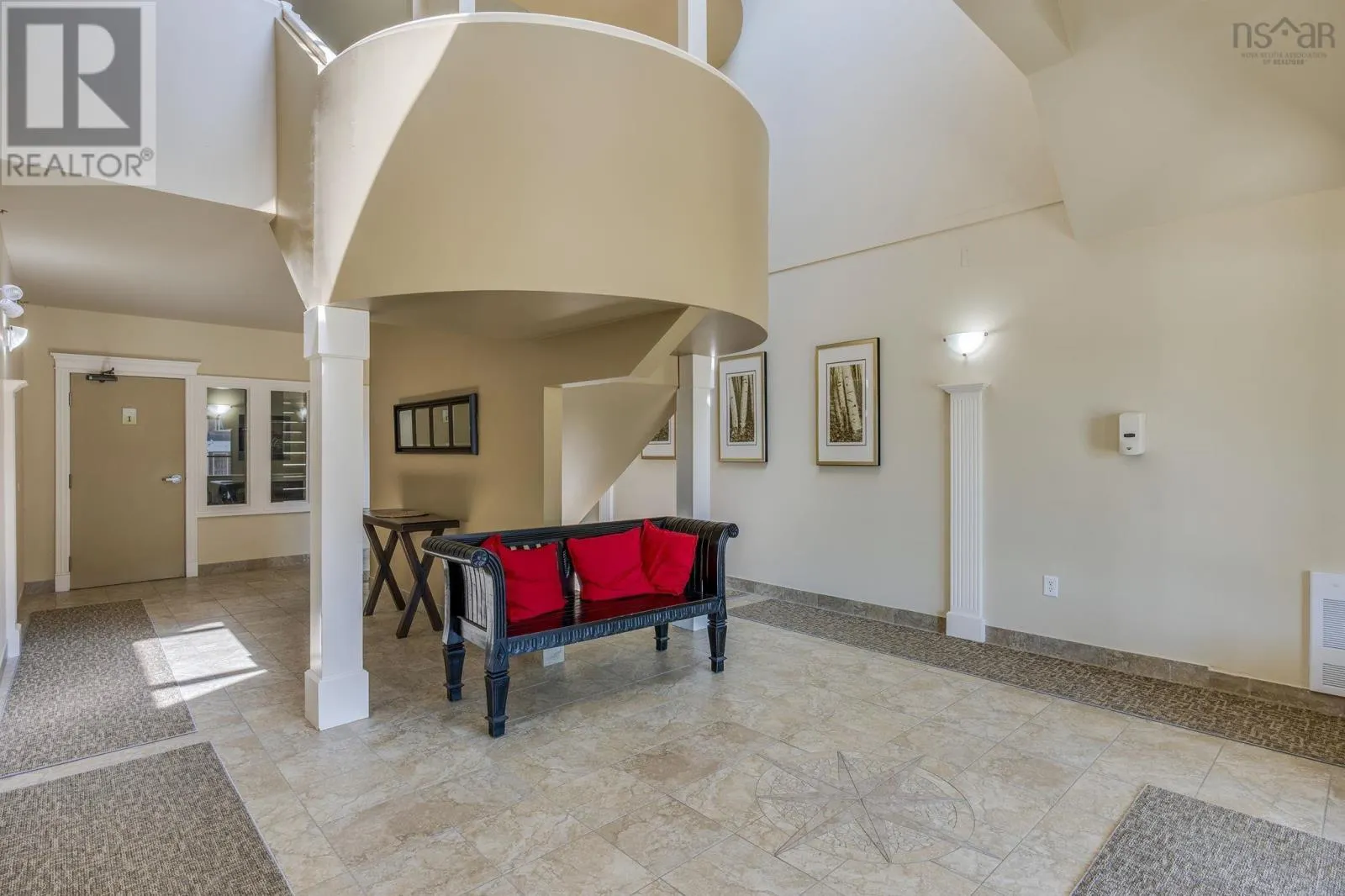 15 70 Collins Grove