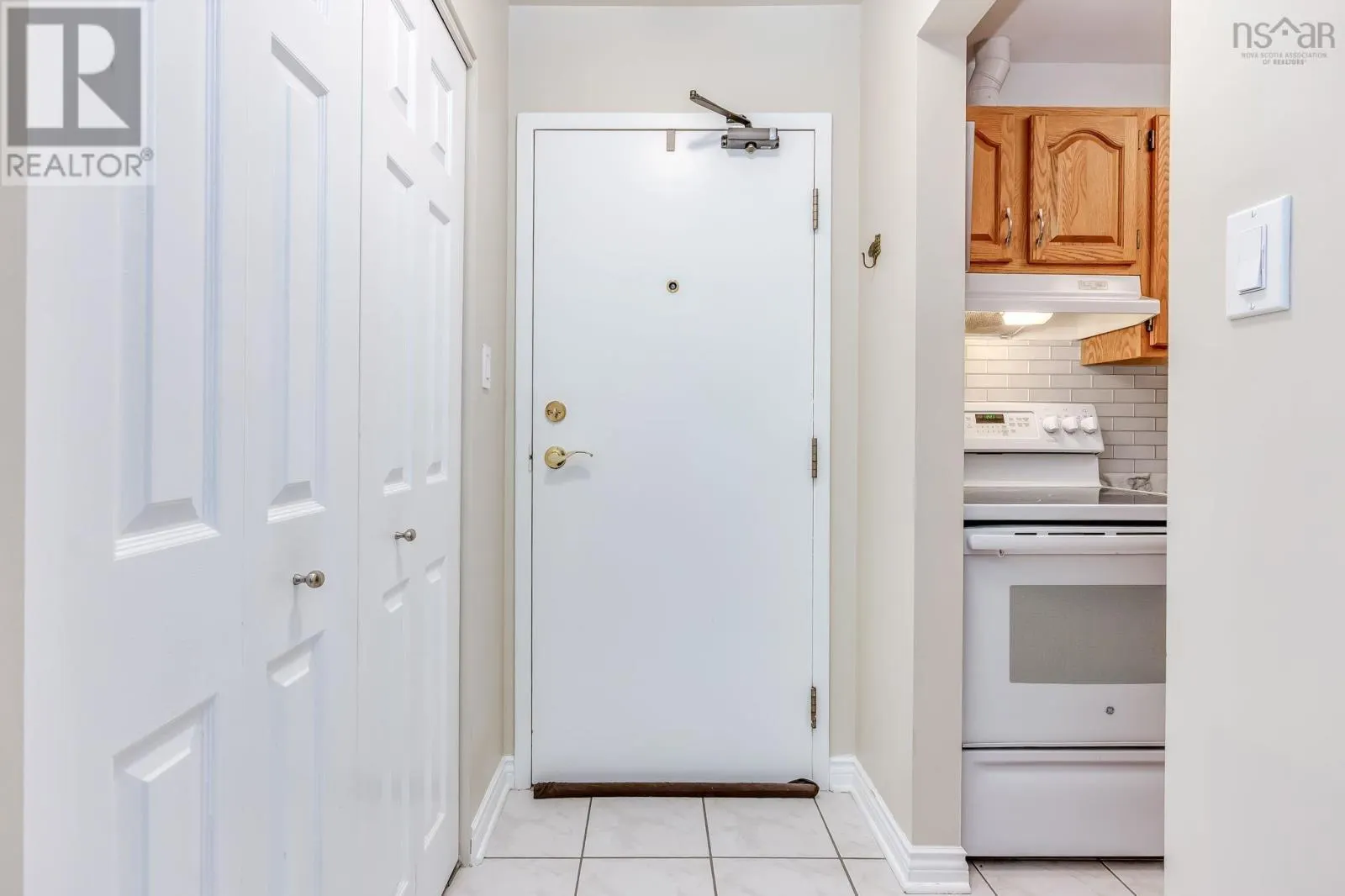 15 70 Collins Grove