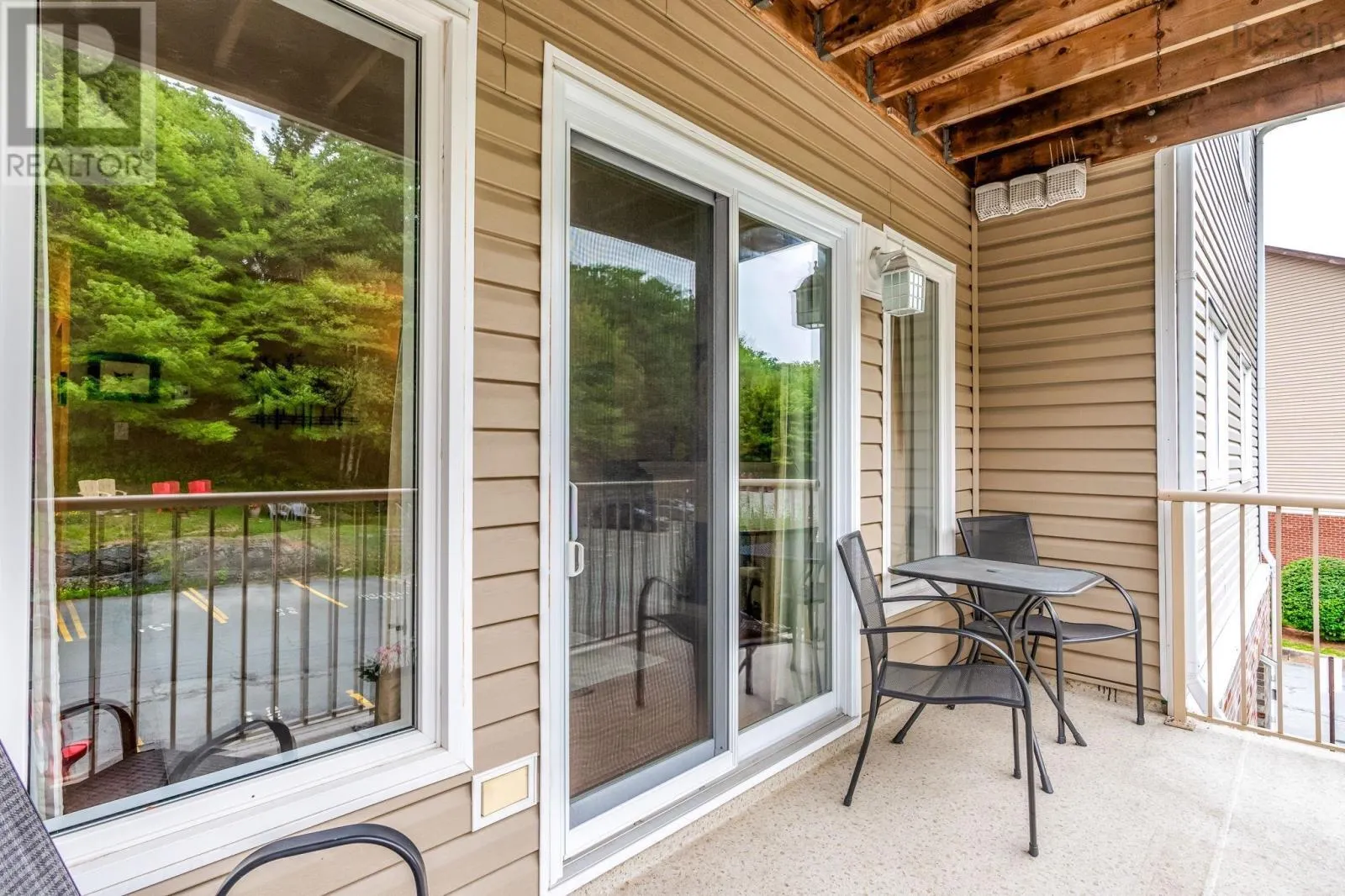 15 70 Collins Grove