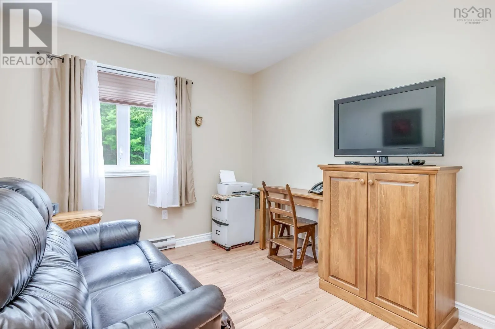 15 70 Collins Grove