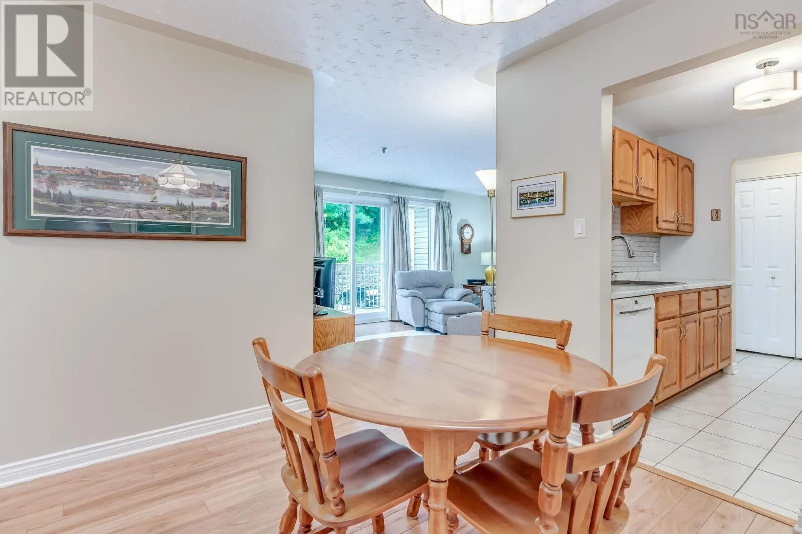 15 70 Collins Grove