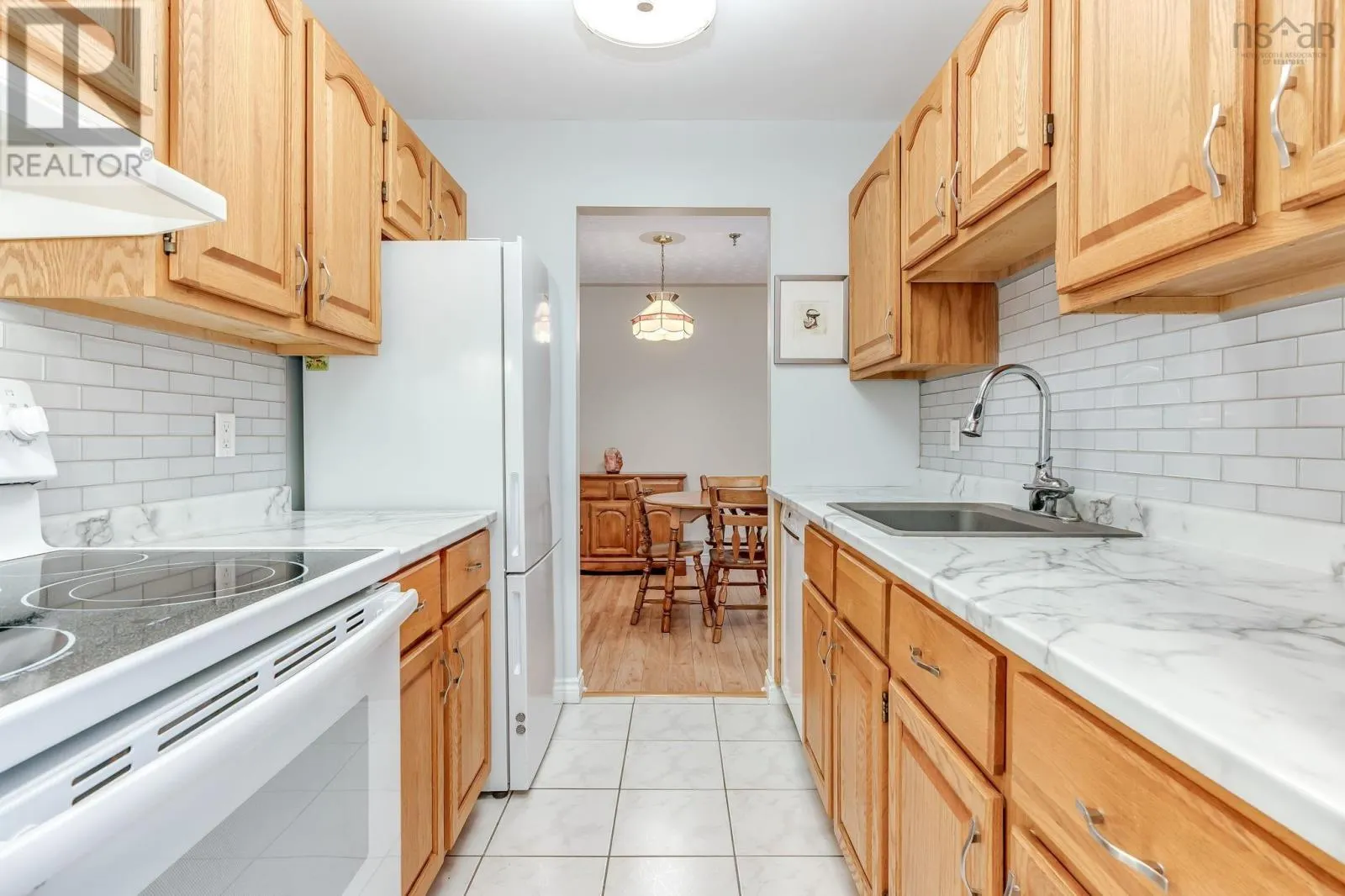 15 70 Collins Grove