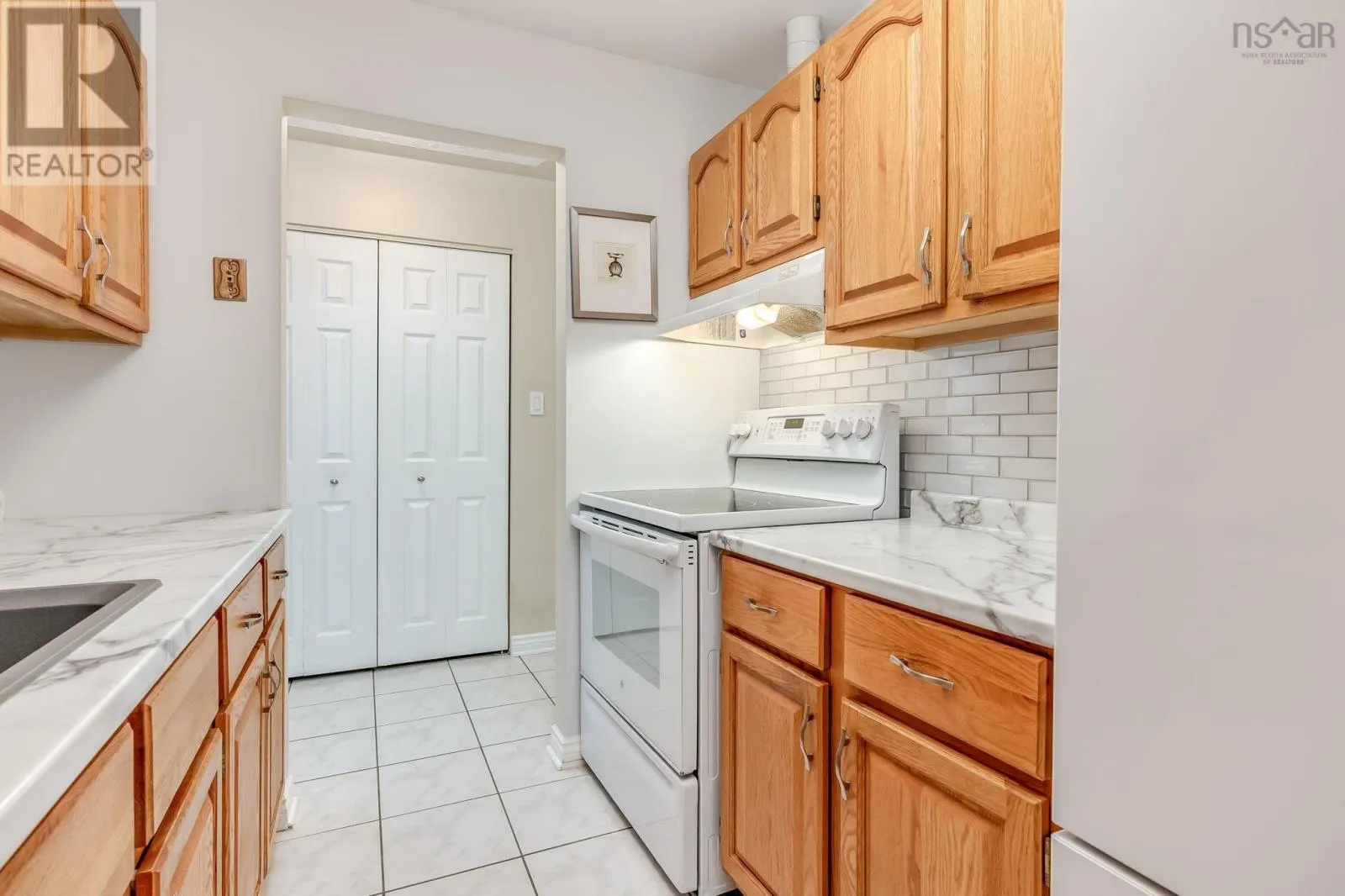 15 70 Collins Grove