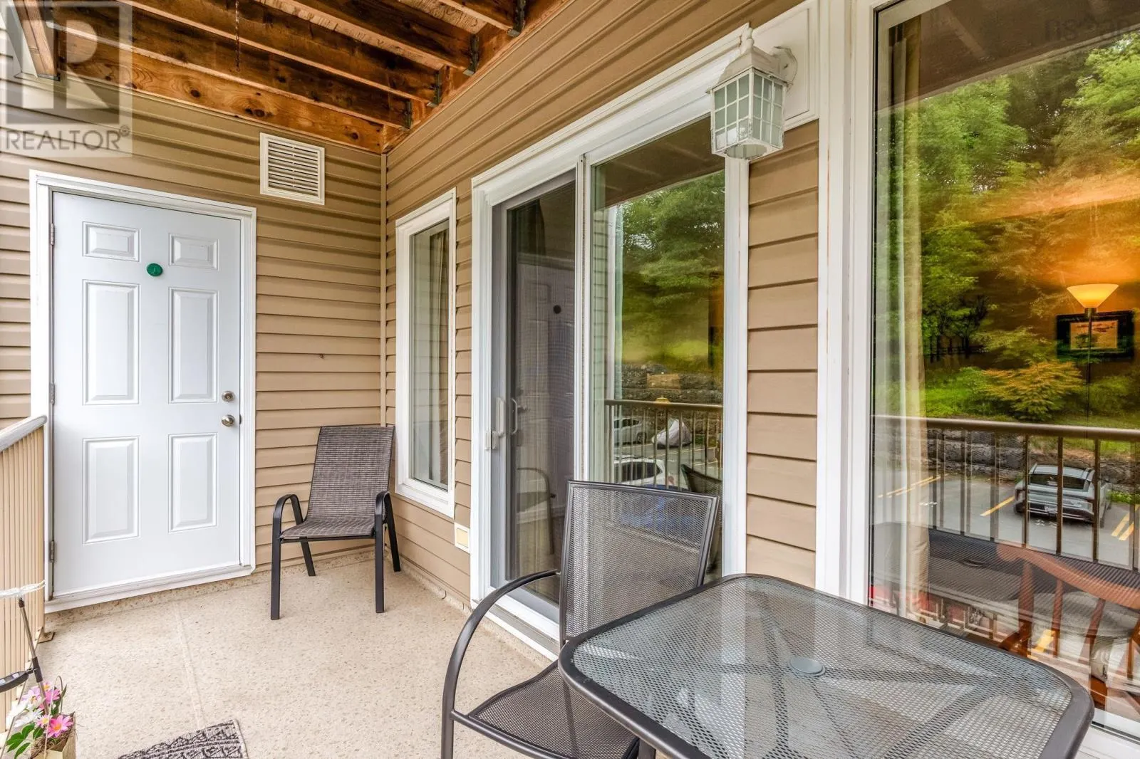 15 70 Collins Grove
