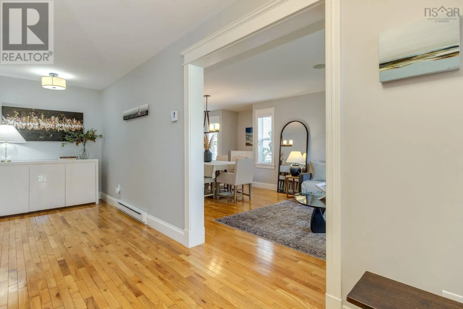 5 Edgewater Close