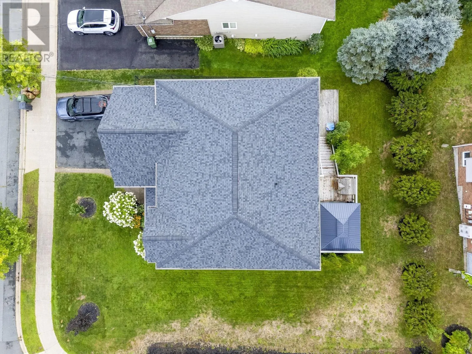 5 Edgewater Close