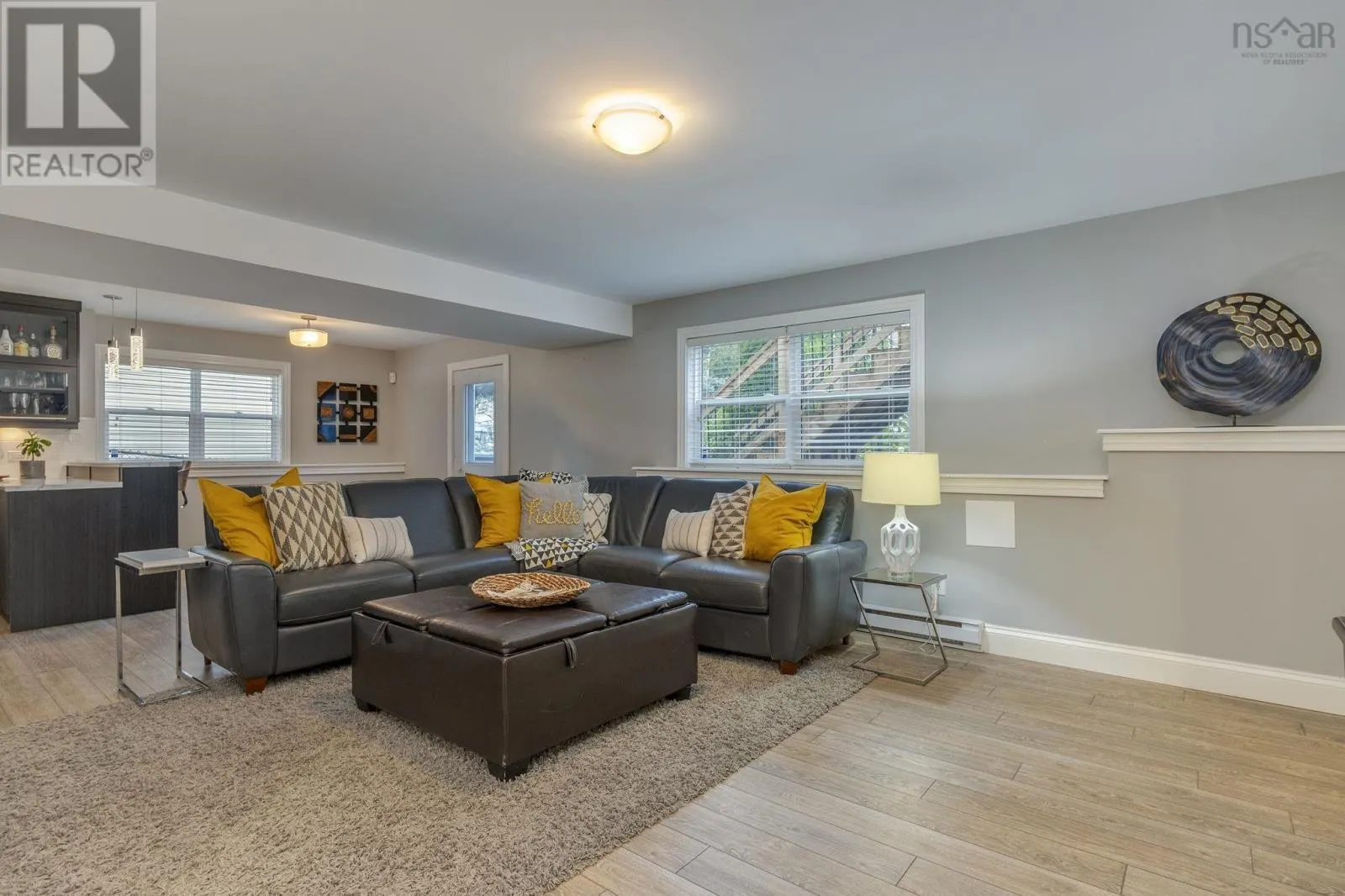 5 Edgewater Close
