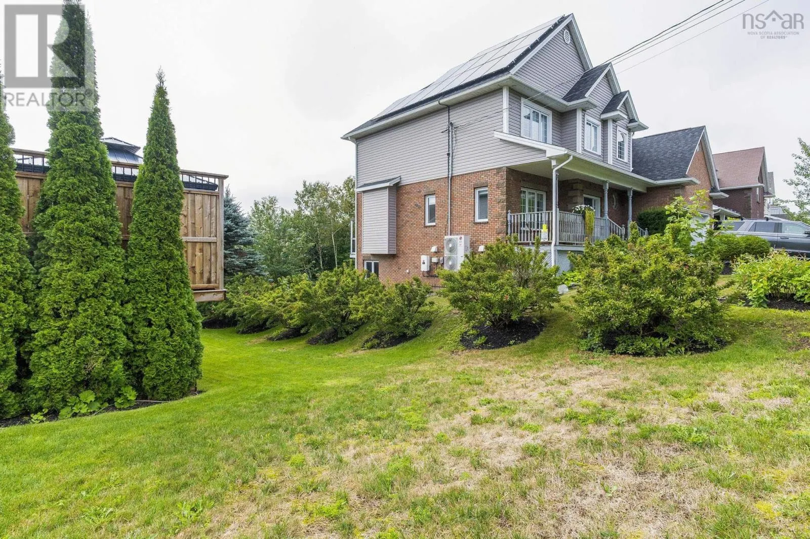 5 Edgewater Close