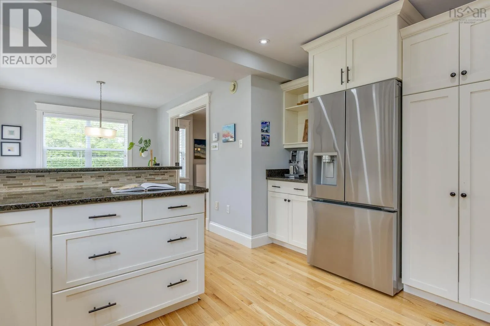 5 Edgewater Close
