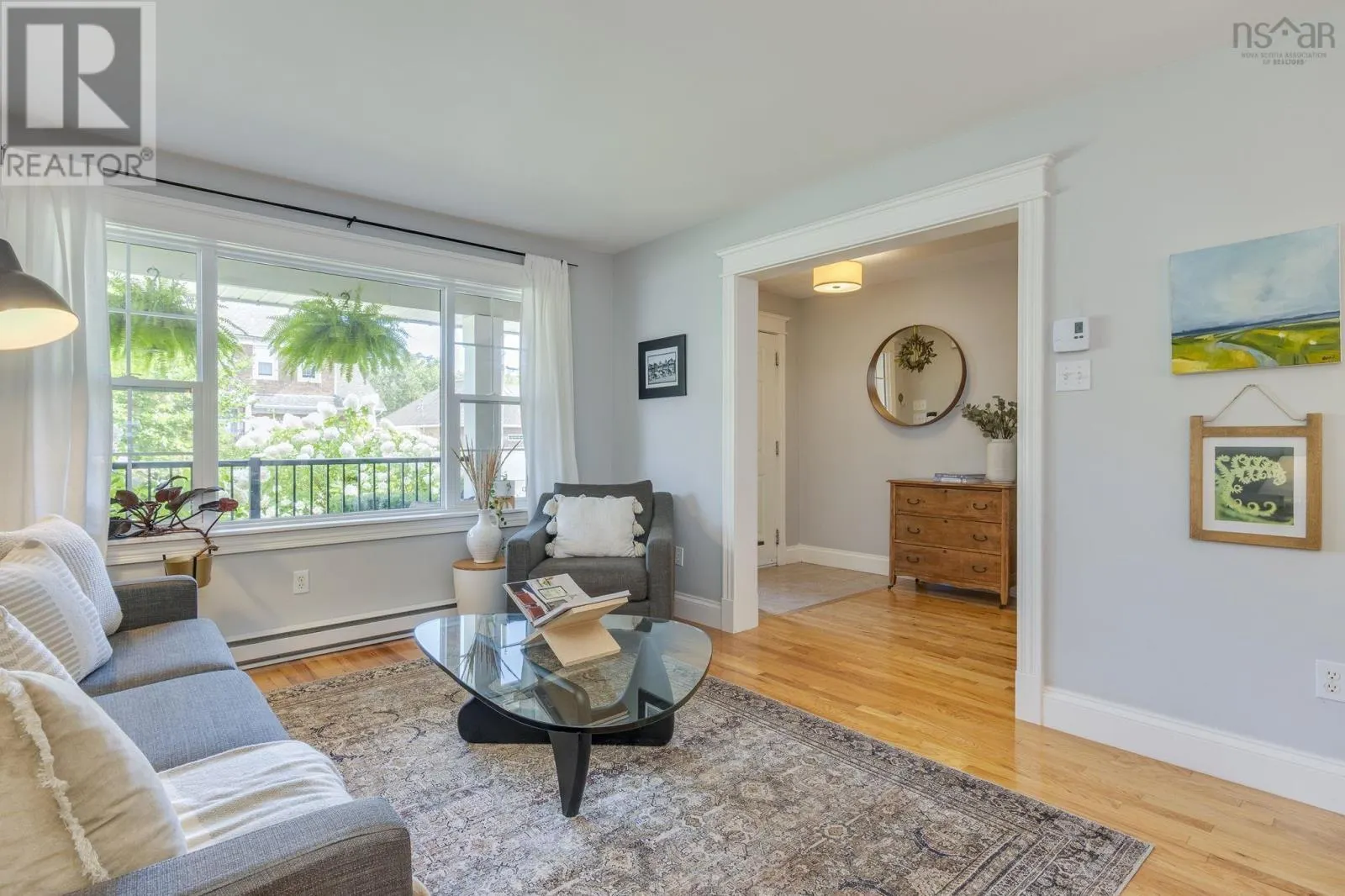 5 Edgewater Close