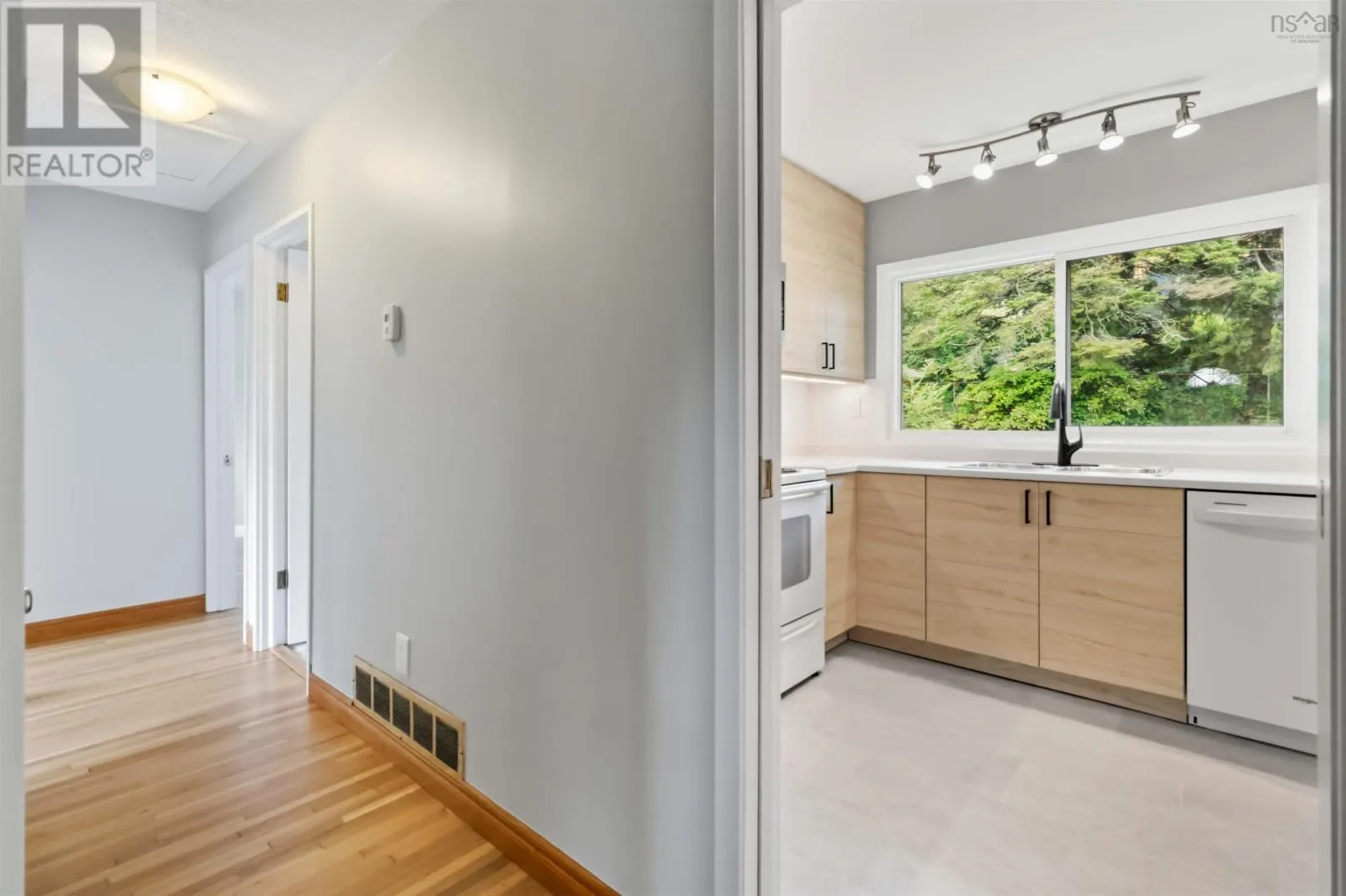 24 Muriel Avenue