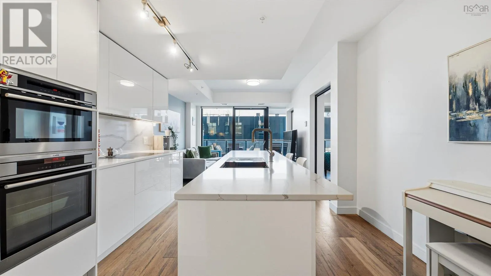 1406 1650 Granville Street