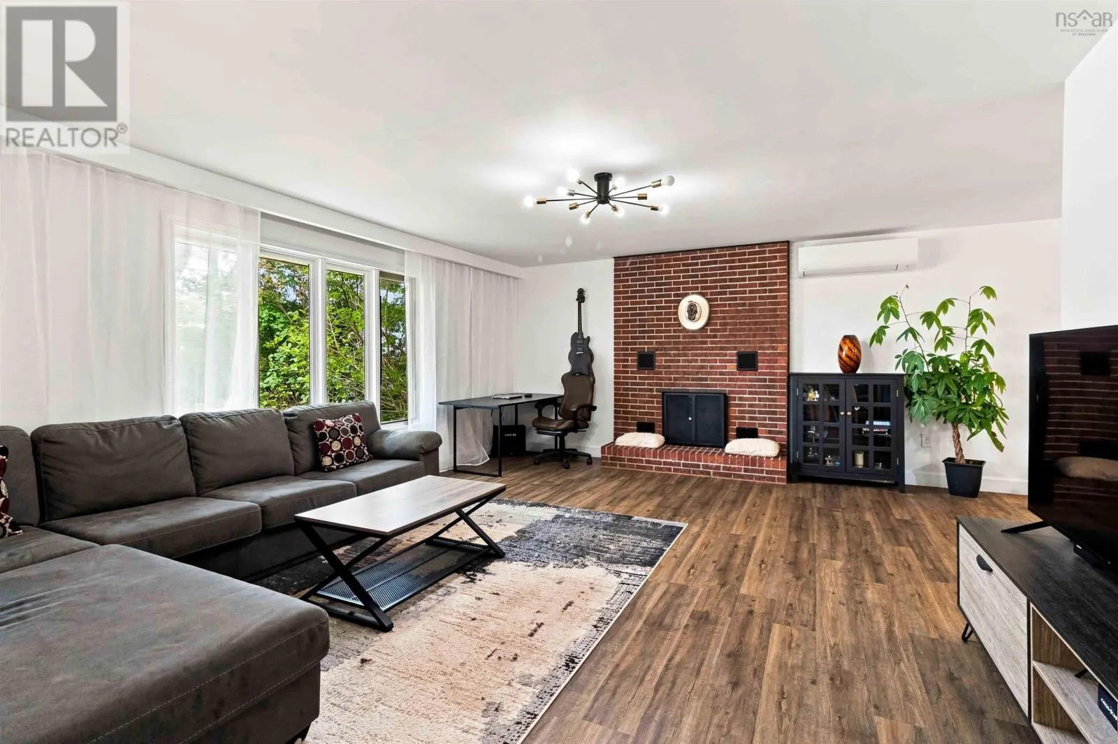 57 Riverview Crescent
