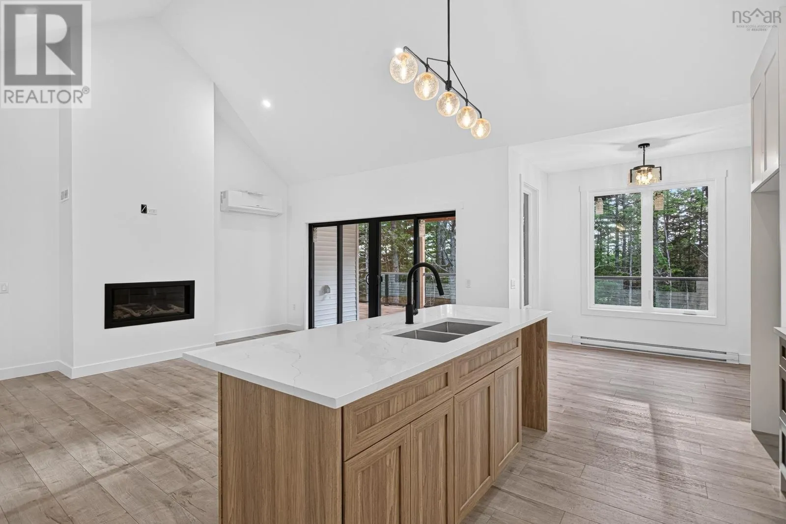 524 & 526 Perrin Drive