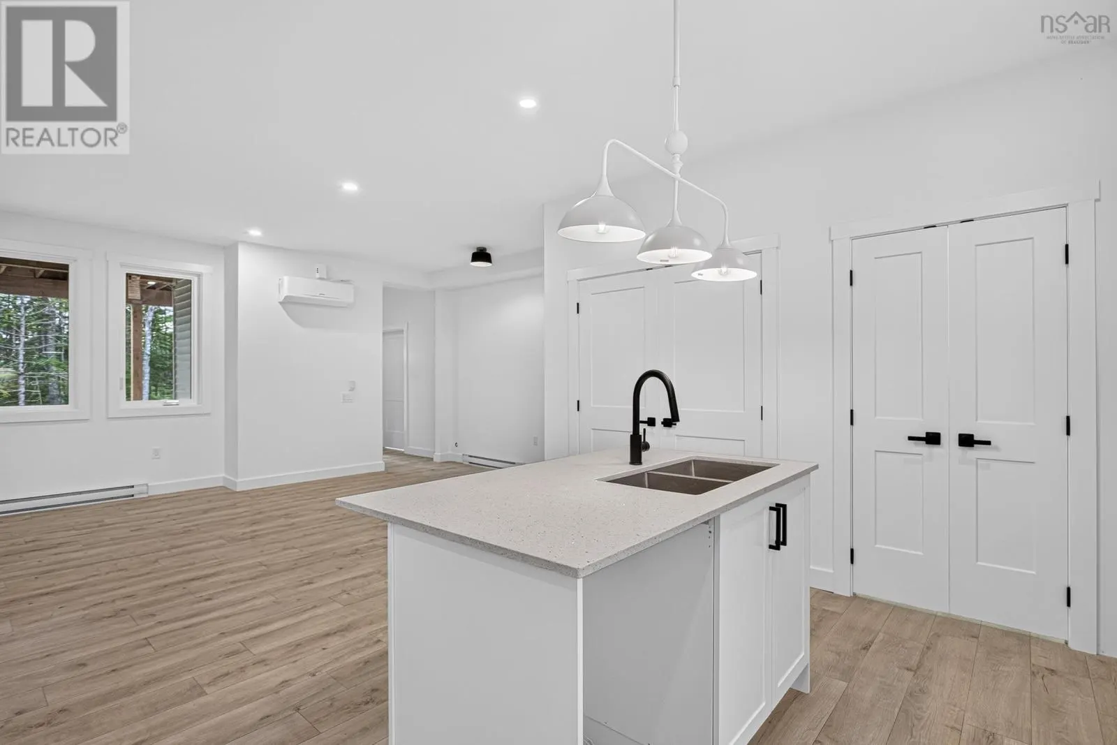 524 & 526 Perrin Drive