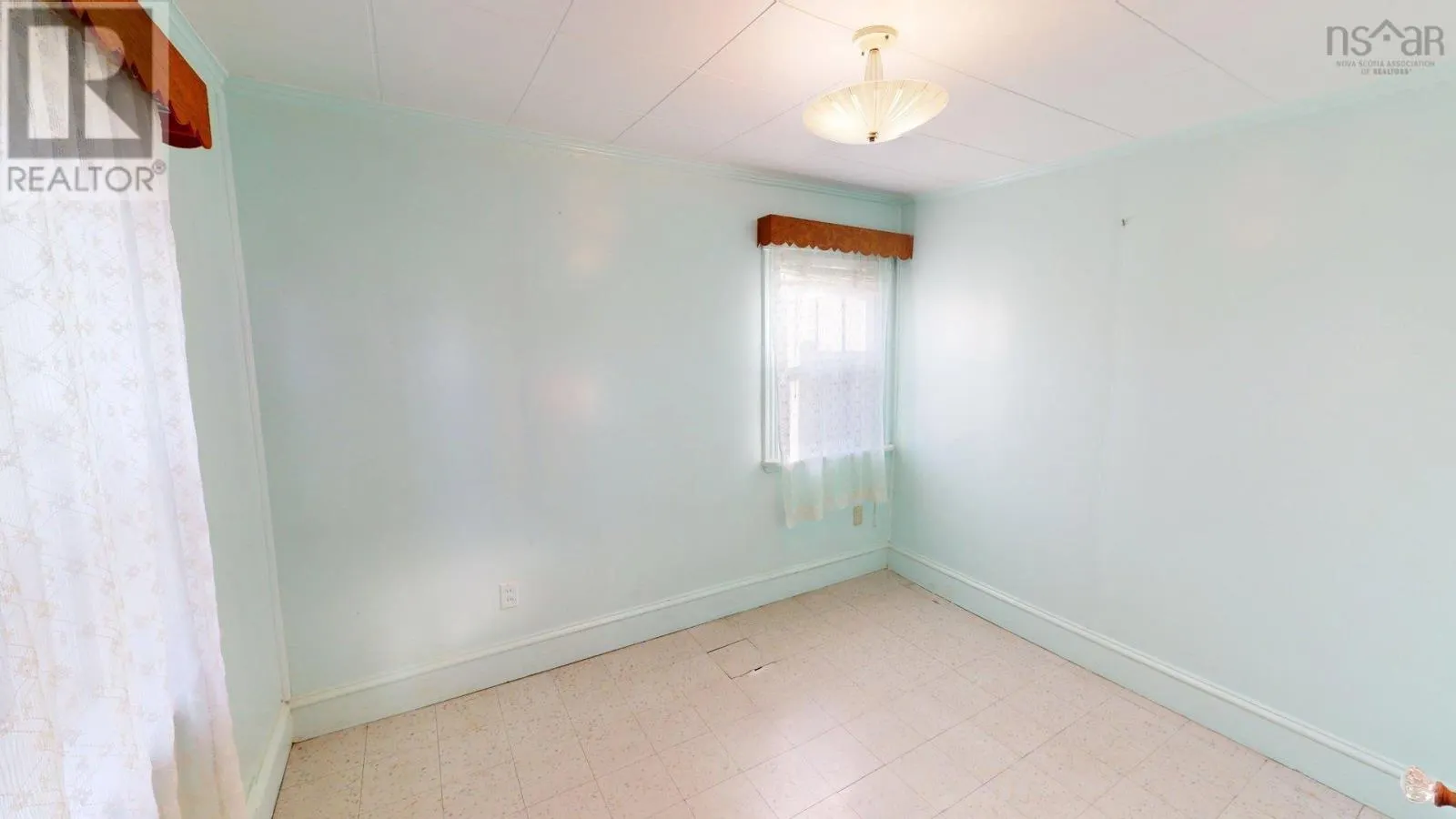 25 Cow Bay Road