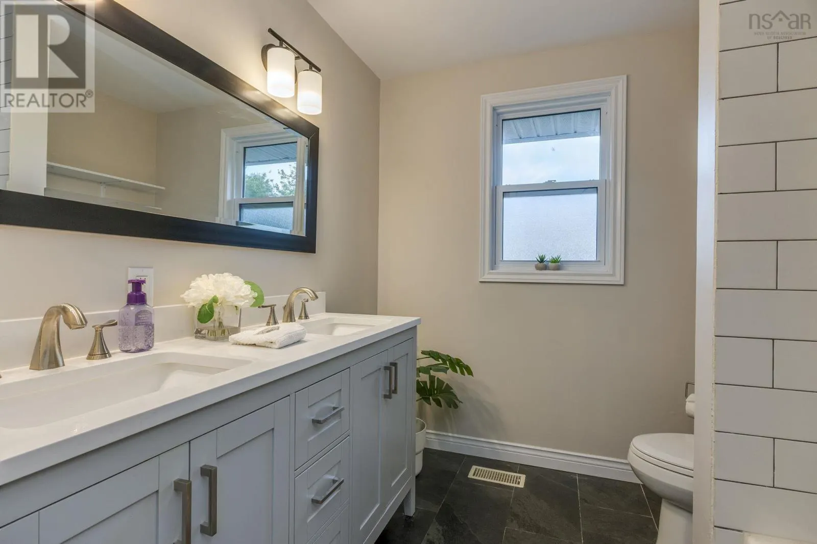 15 Dipper Crescent