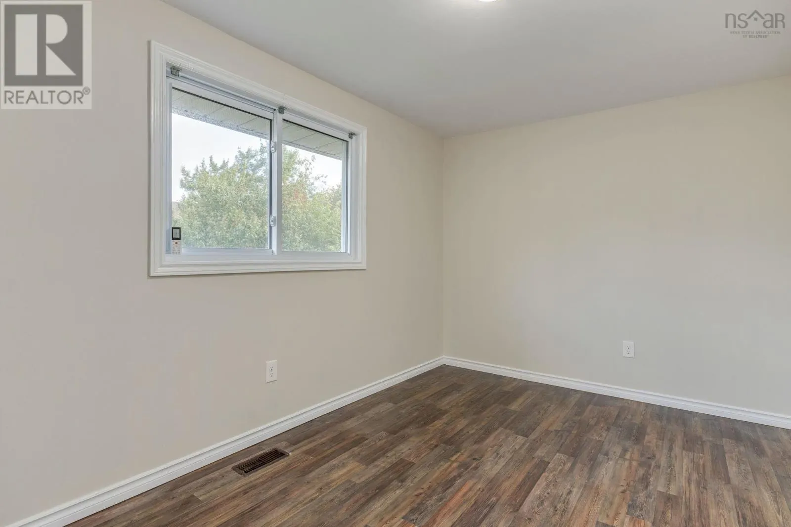 15 Dipper Crescent