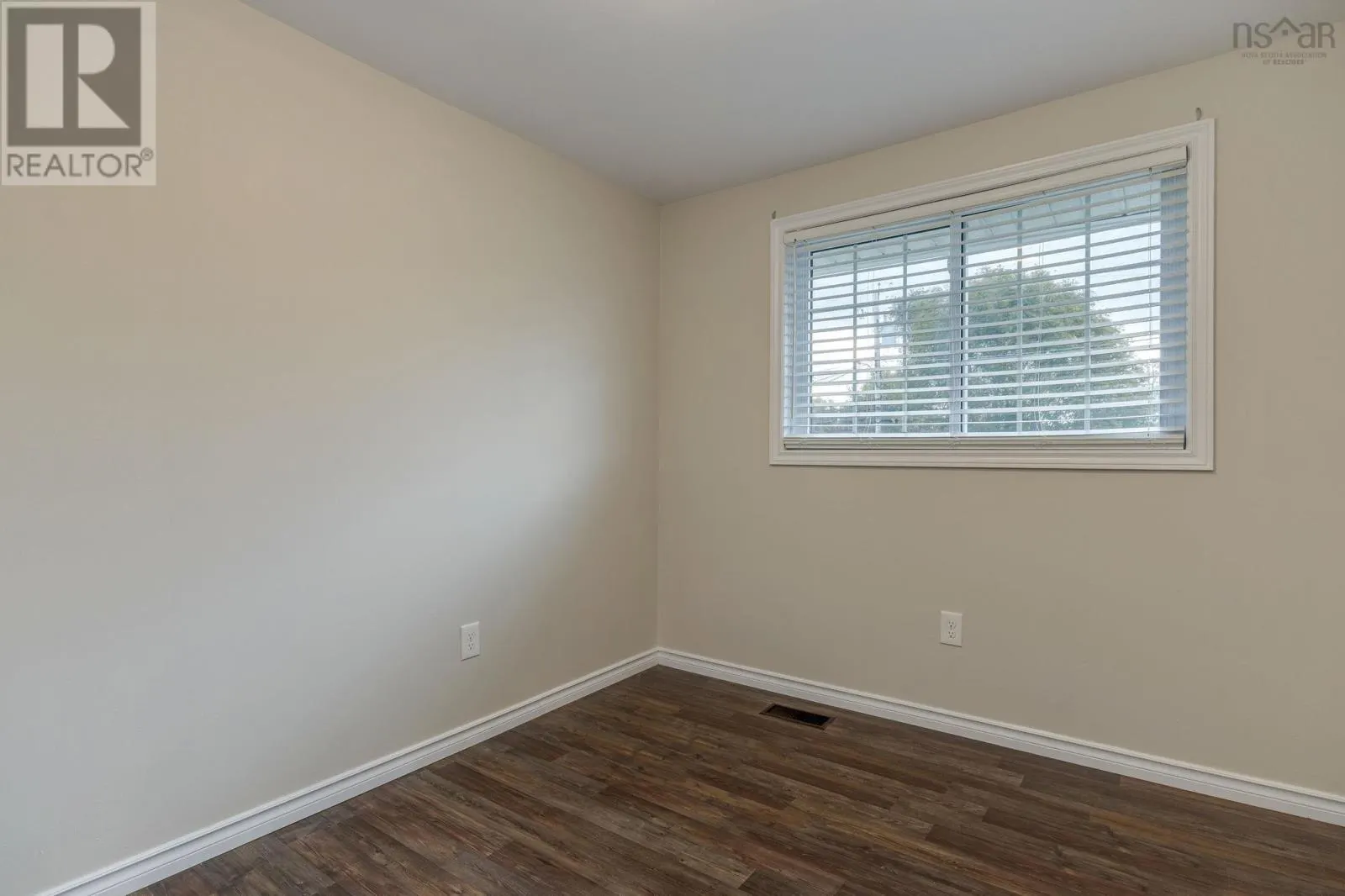 15 Dipper Crescent