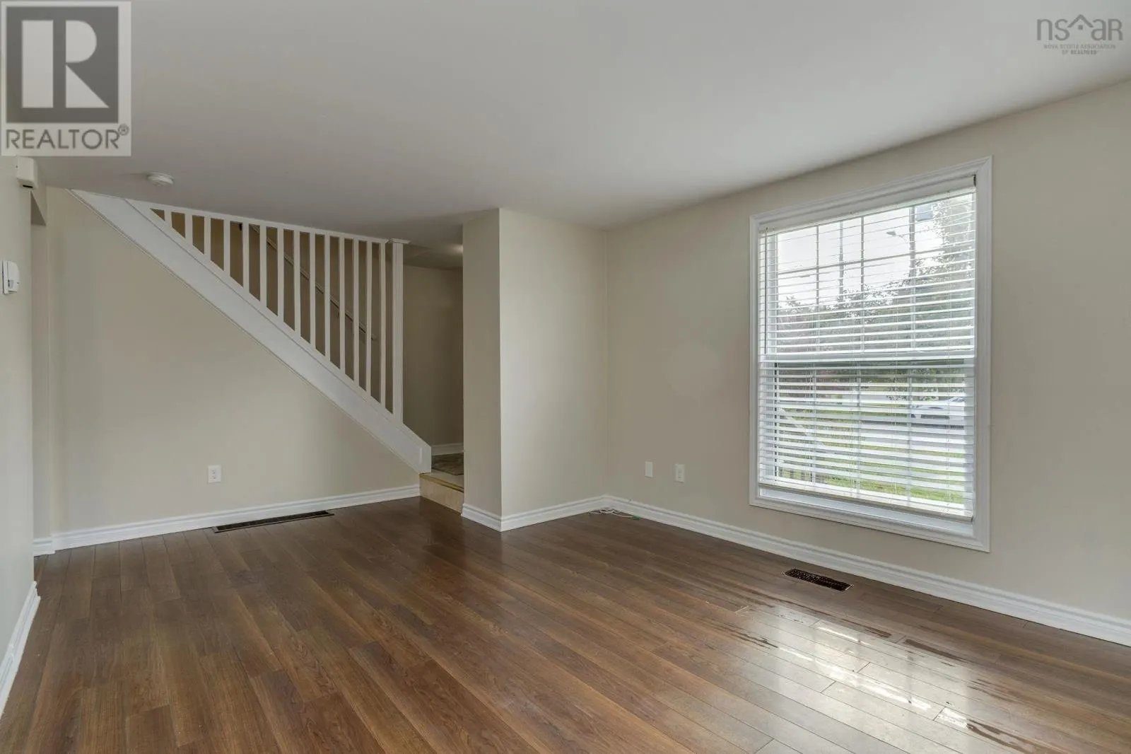 15 Dipper Crescent
