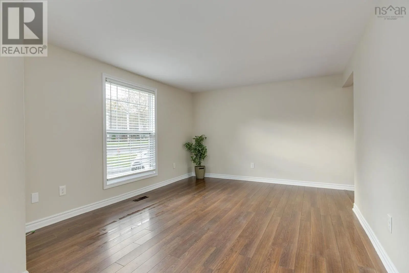 15 Dipper Crescent