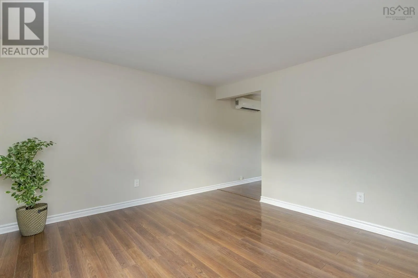 15 Dipper Crescent