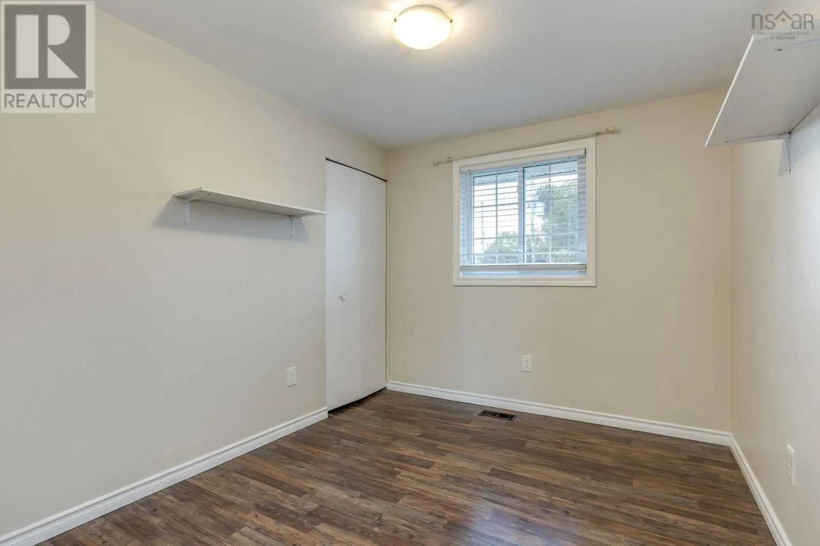 15 Dipper Crescent