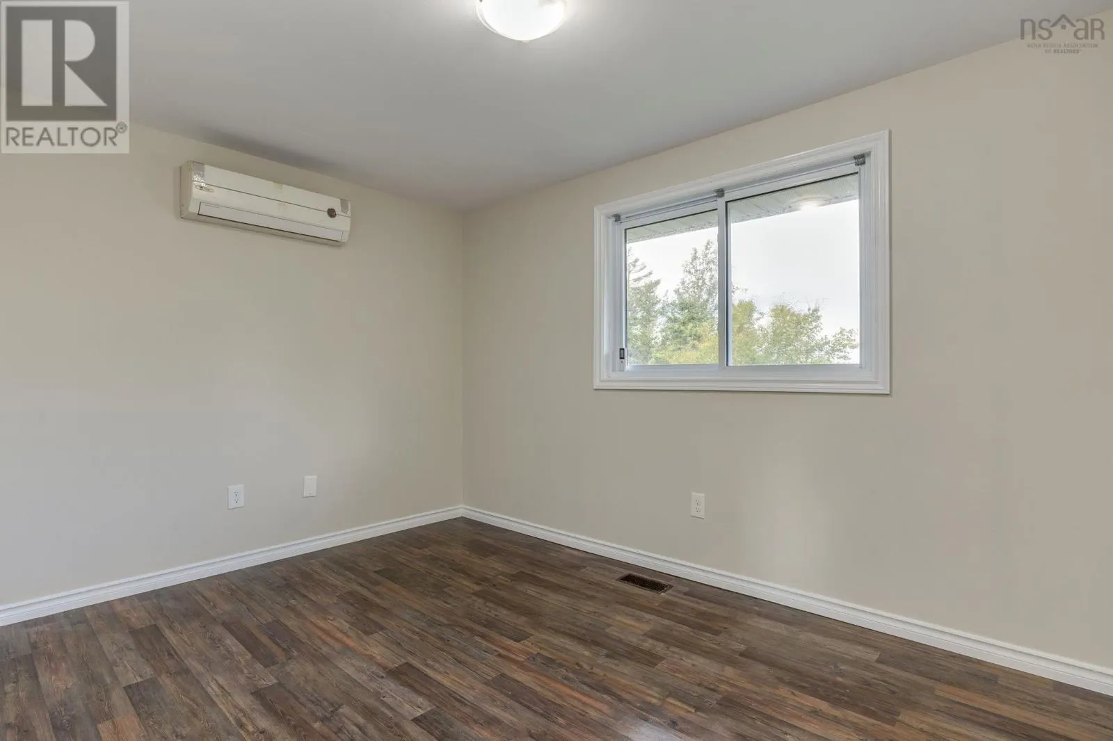 15 Dipper Crescent