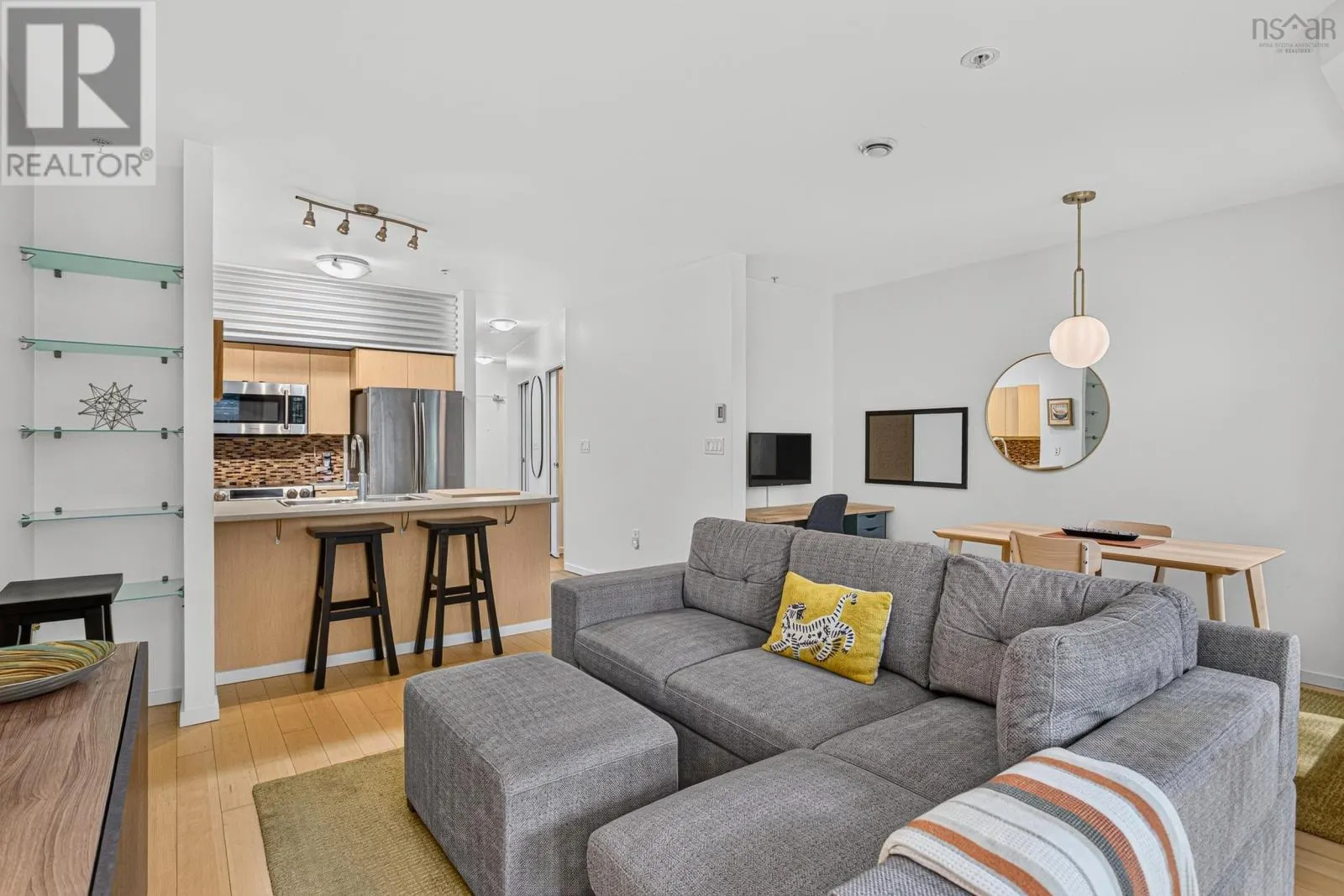114 5221 Nora Bernard Street
